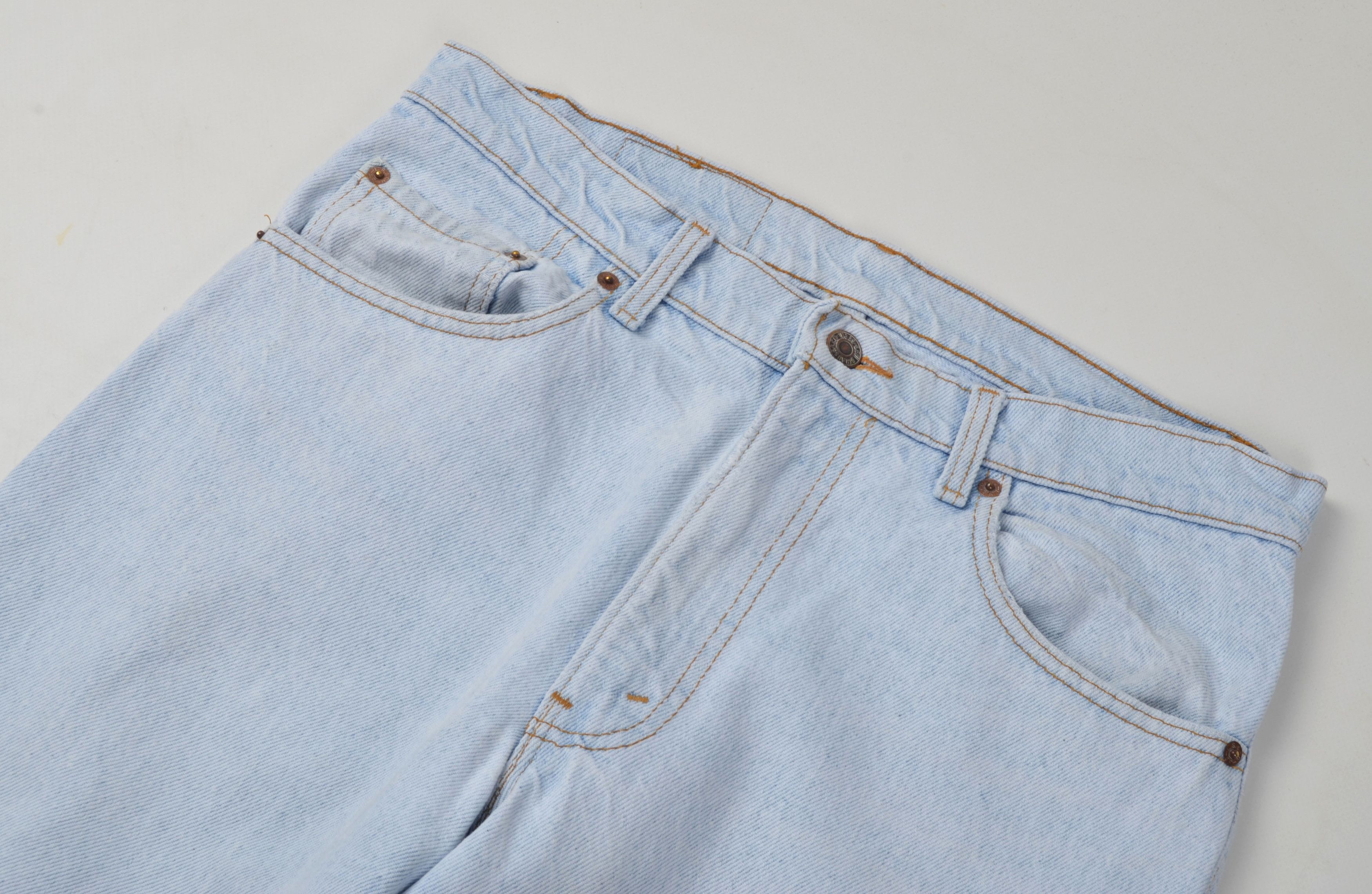 Levi's Vintage Clothing × Vintage Vintage Levi's 550 Made in USA Light Blue Denim Jeans Size US 32 / EU 48 - 2 Thumbnail