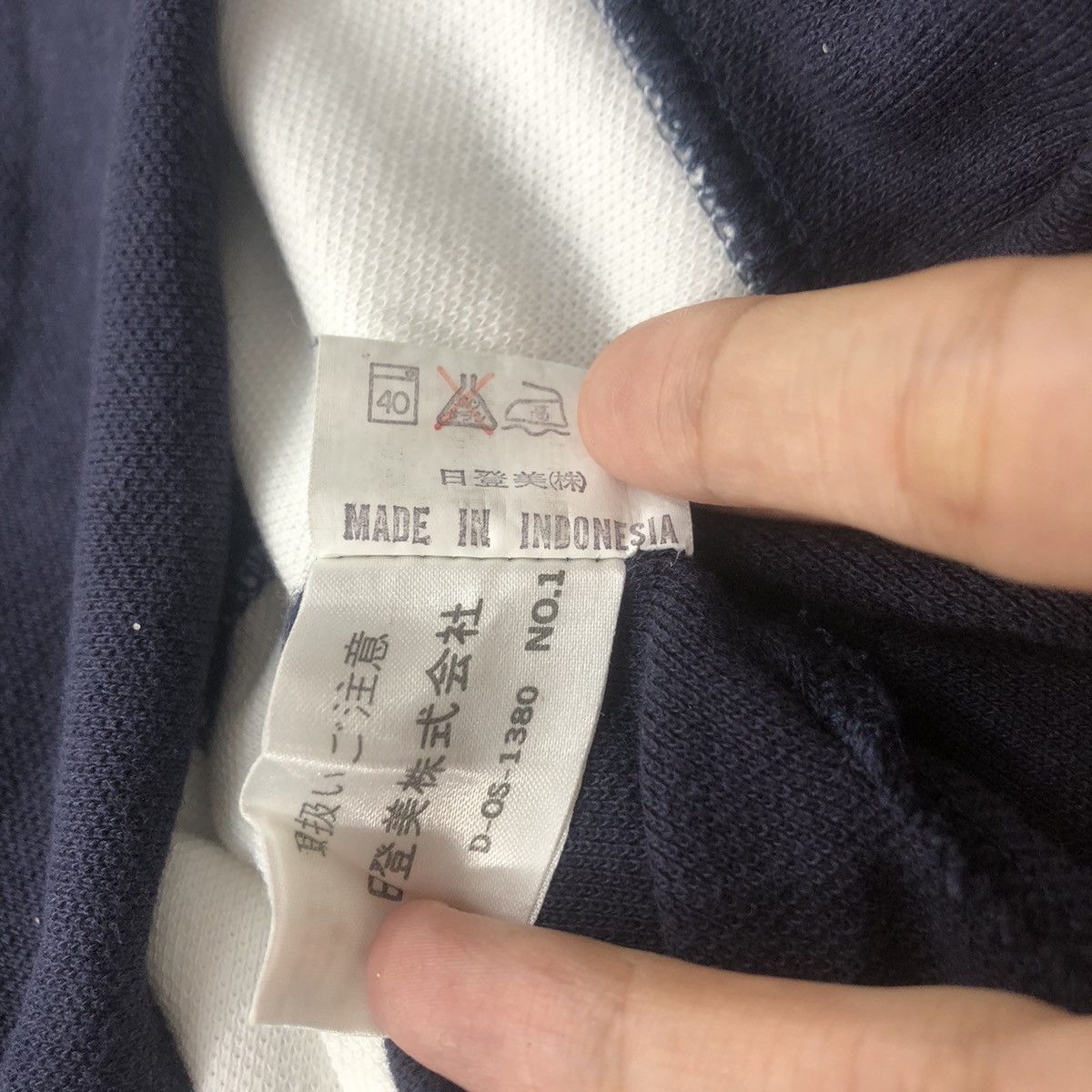 Chaps Vintage CHAPS RALPH LAUREN Embossed Logo Polo Tee Shirt Size US M / EU 48-50 / 2 - 7 Thumbnail