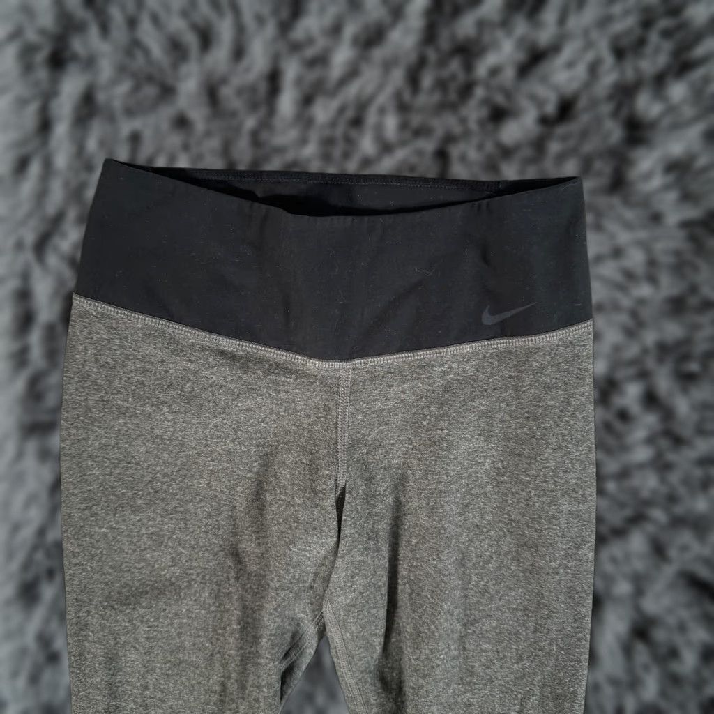 Nike VINTAGE Nike Leggings Womens XS Gray Dri-FIT Legend 2.0 Tight Yoga Running 548510-071 Size 26" / US 2 / IT 38 - 1 Thumbnail