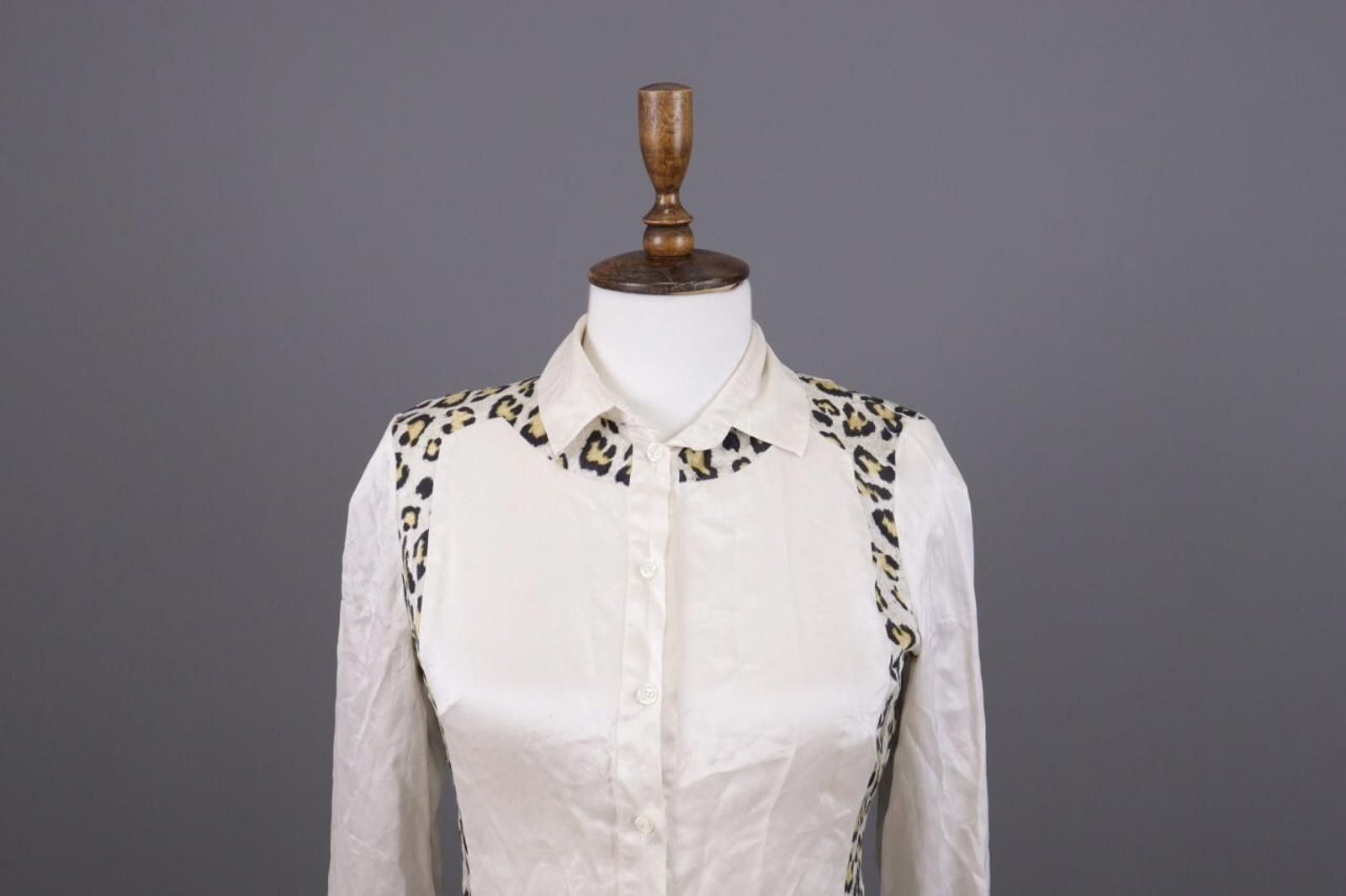 Just Cavalli Just Cavalli Beige Anumal Print Blouse Shirt Size 40 / M Size M / US 6-8 / IT 42-44 - 2 Thumbnail
