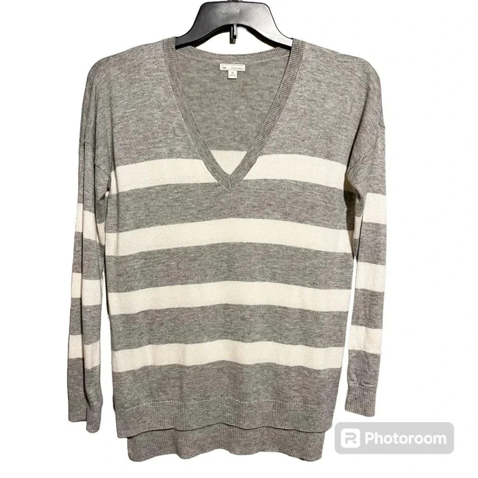 Gap Women’s GAP Lightweight Sweater Striped Deep V-Neck Size XS Size XS / US 0-2 / IT 36-38 - 1 Thumbnail