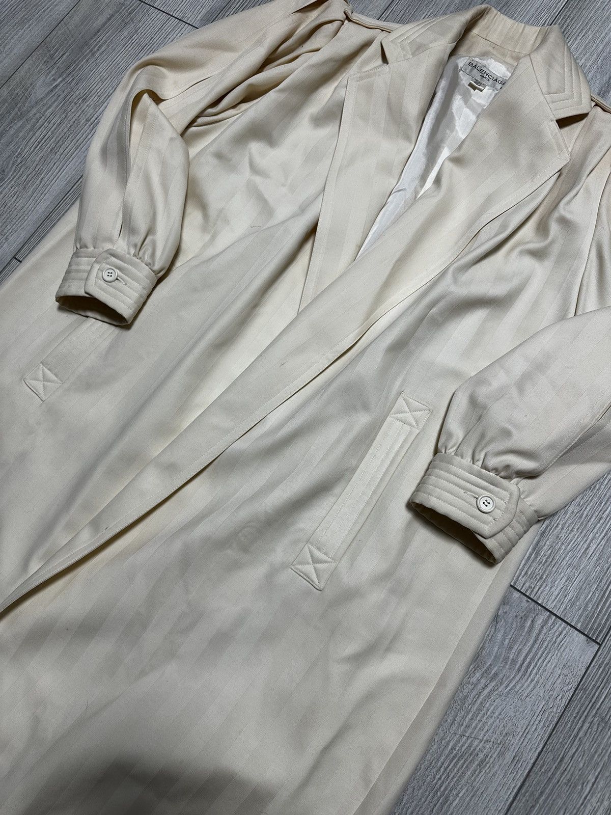 Balenciaga 80’s Vintage Balenciaga Trench Coat Rare Size XS / US 0-2 / IT 36-38 - 2 Thumbnail