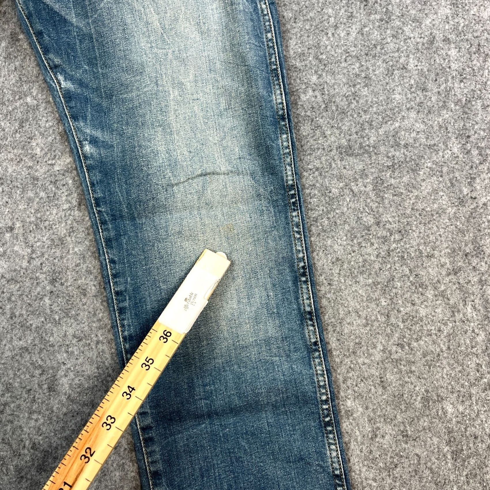 Vintage Wrnagler Jeans Slim Skinny 34 32 Mid Wash Blue Wrangler Bryson Jeans Men Slim Denim Cotton Elastane 5-Pocket Basic Logo Button Vintage No Pattern Mens Size US 34 / EU 50 - 7 Thumbnail
