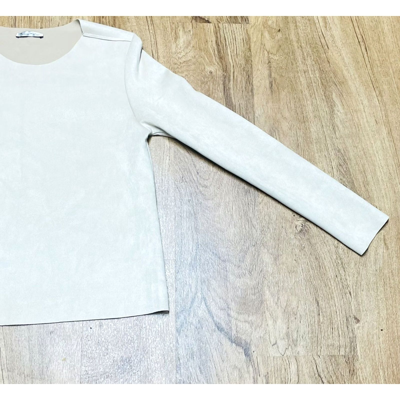 Zara Zara Blouse Shirt Women’s Long Sleeve Light Brown Beige Size S Regular Polyester Solid Spring Winter Fall MadeIn Mexico Size S / US 4 / IT 40 - 2 Thumbnail