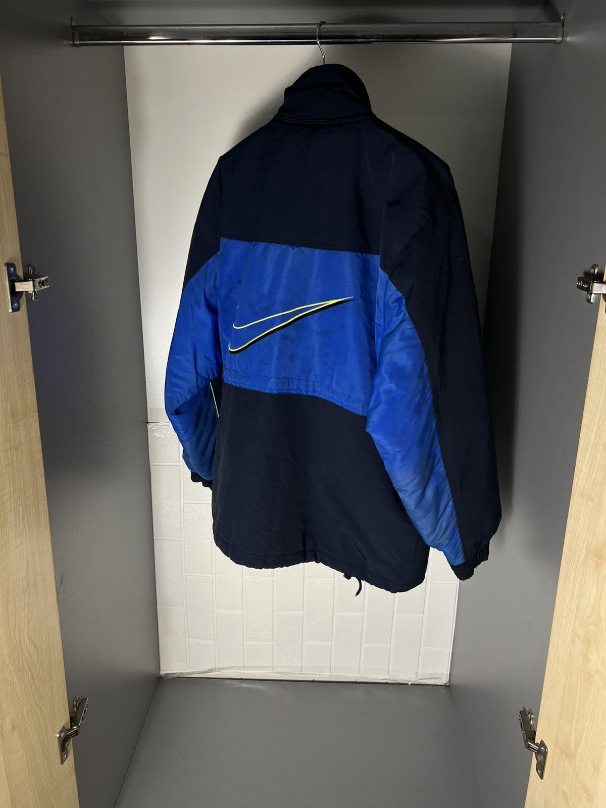 Vintage VERY RARE NIKE BIG LOGO SWOOSH RETRO JACKET INTER MILAN SOCCER JERSEY Y2K 90s Size US XXL / EU 58 / 5 - 22 Thumbnail