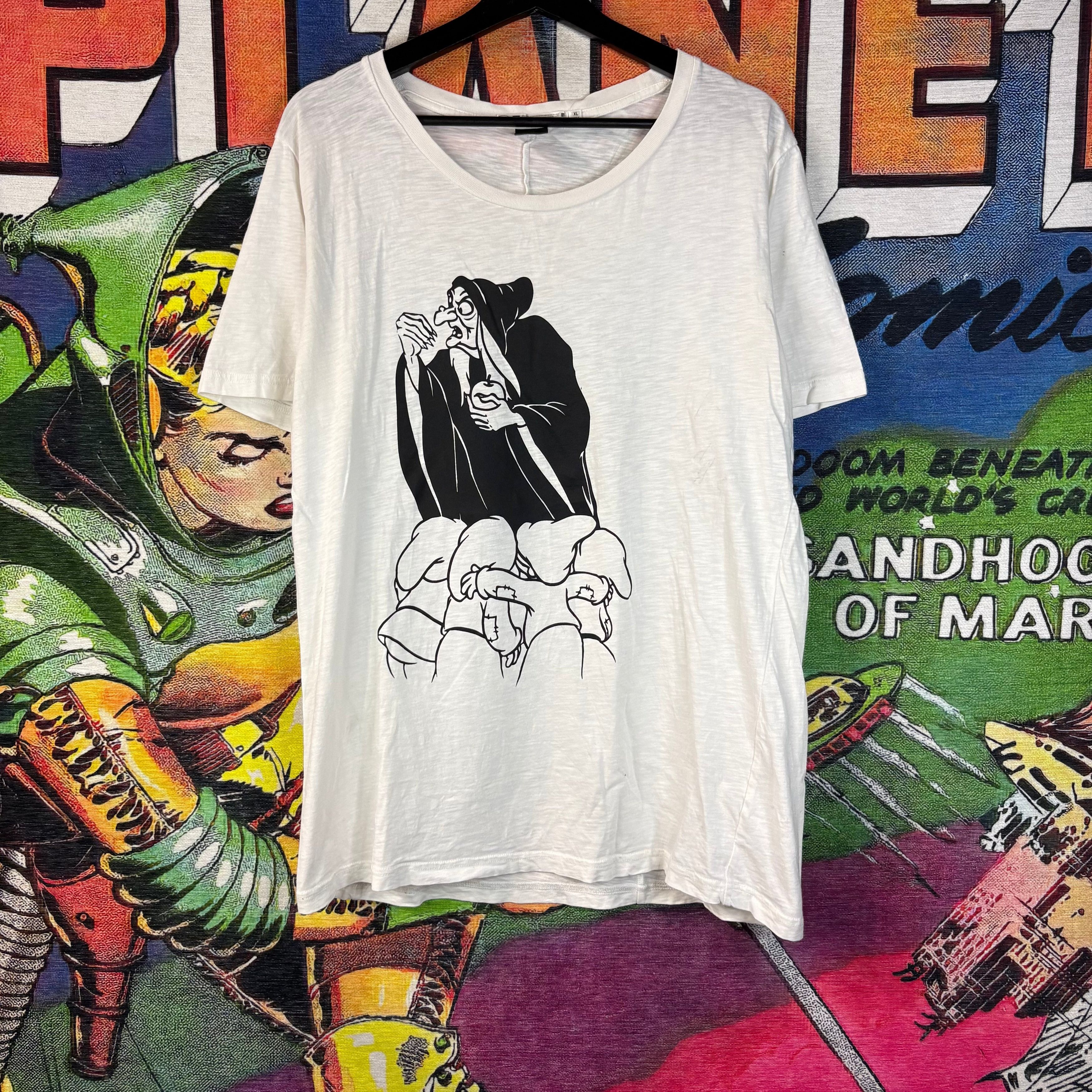 Uniqlo Uniqlo UT Undercover x Disney Snow White Seven Dwarves Tee Size US XL / EU 56 / 4 - 1 Thumbnail