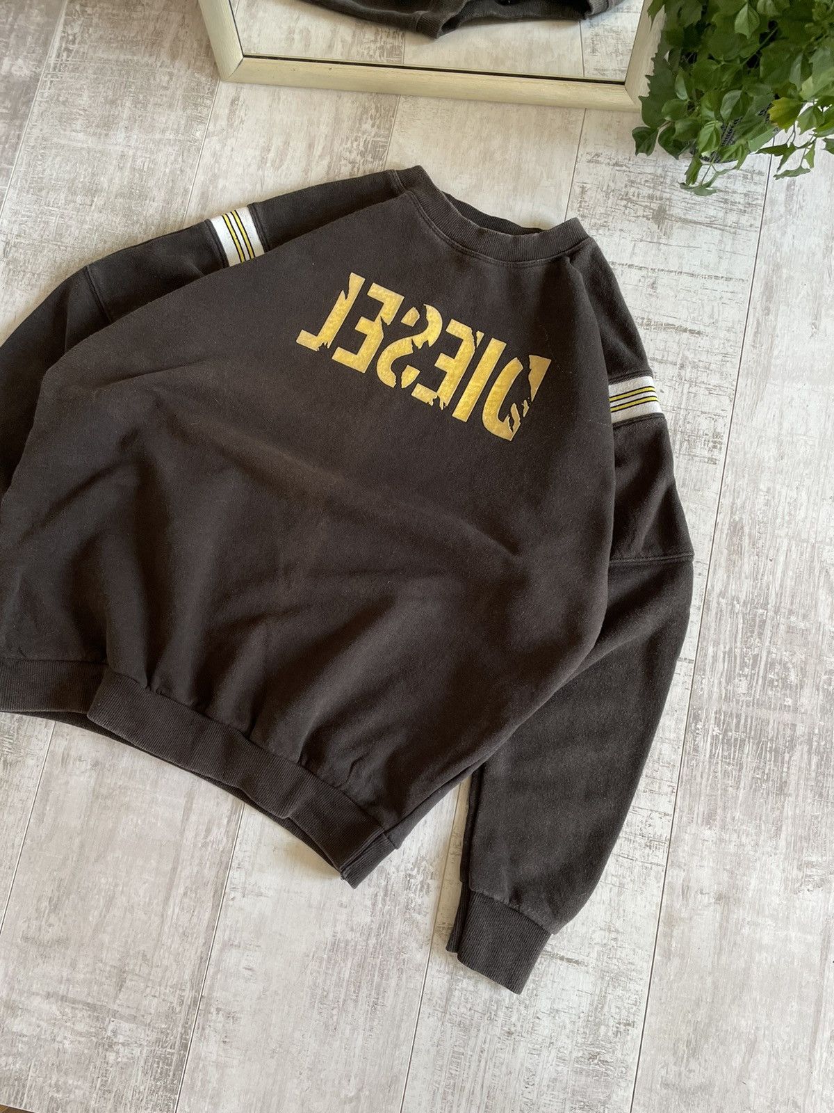 Diesel × Vintage Vintage Diesel Y2K Fade Sun Sweatshirt 90’s Velure Logo RARE Size US M / EU 48-50 / 2 - 3 Thumbnail