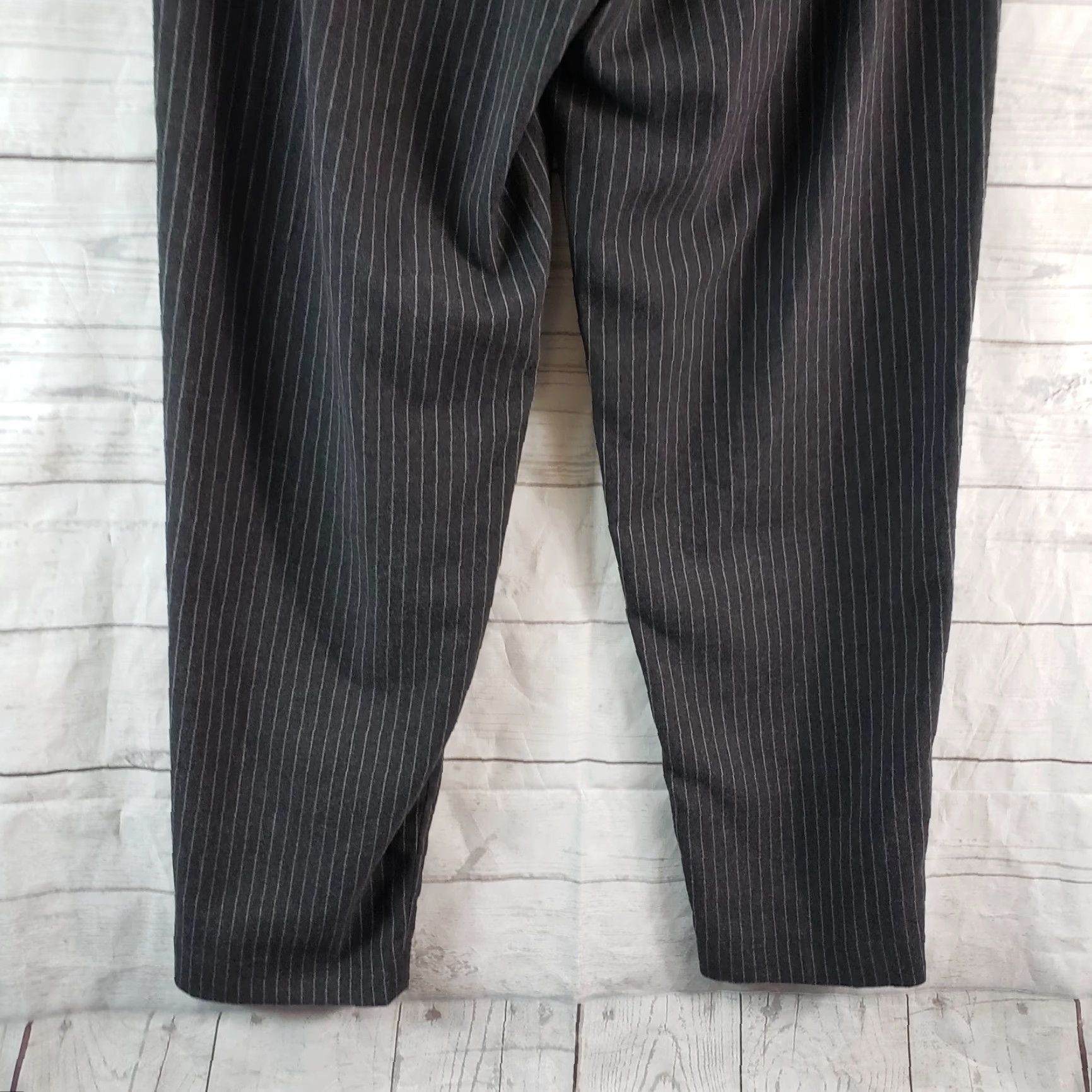 Banana Republic VINTAGE Banana Republic Womens Pull On Pants Sz 6 Gray Striped High Rise Size 28" / US 6 / IT 42 - 5 Thumbnail