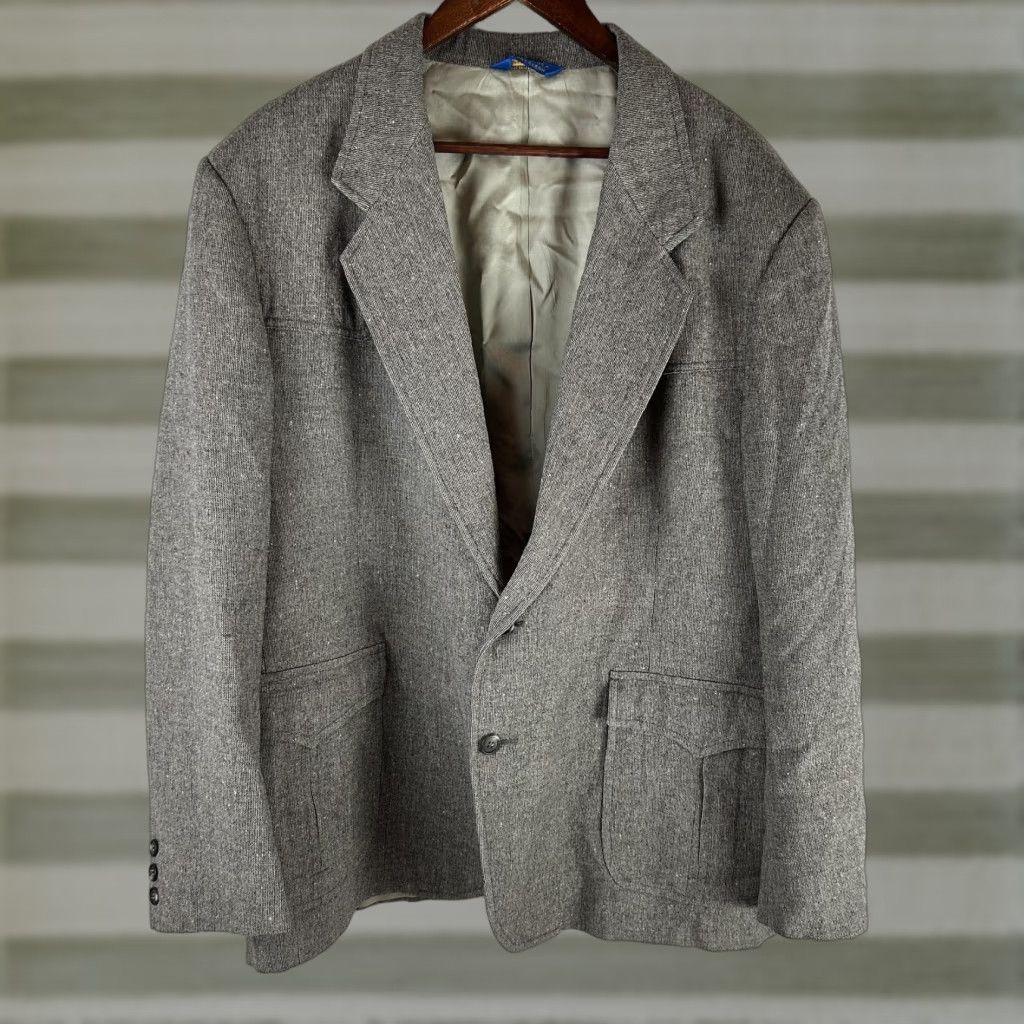 Pendleton VINTAGE Pendleton Sport Coat Mens 48 Gray Wool Tweed Patch Pocket Blazer USA Jacket Coat Regular Two-Button Notch Lapel Men Size 48R - 1 Thumbnail