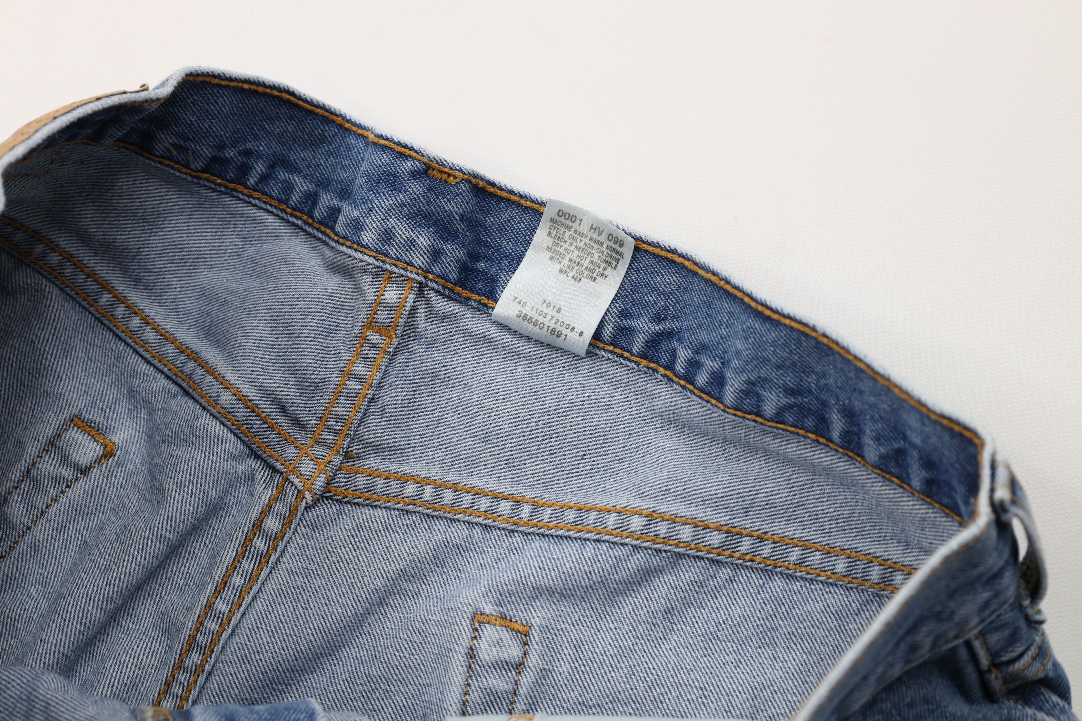 Levi's Vintage Y2K 2003 Levis 550 Fit Denim Jeans Shorts Jorts Size US 36 / EU 52 - 7 Thumbnail