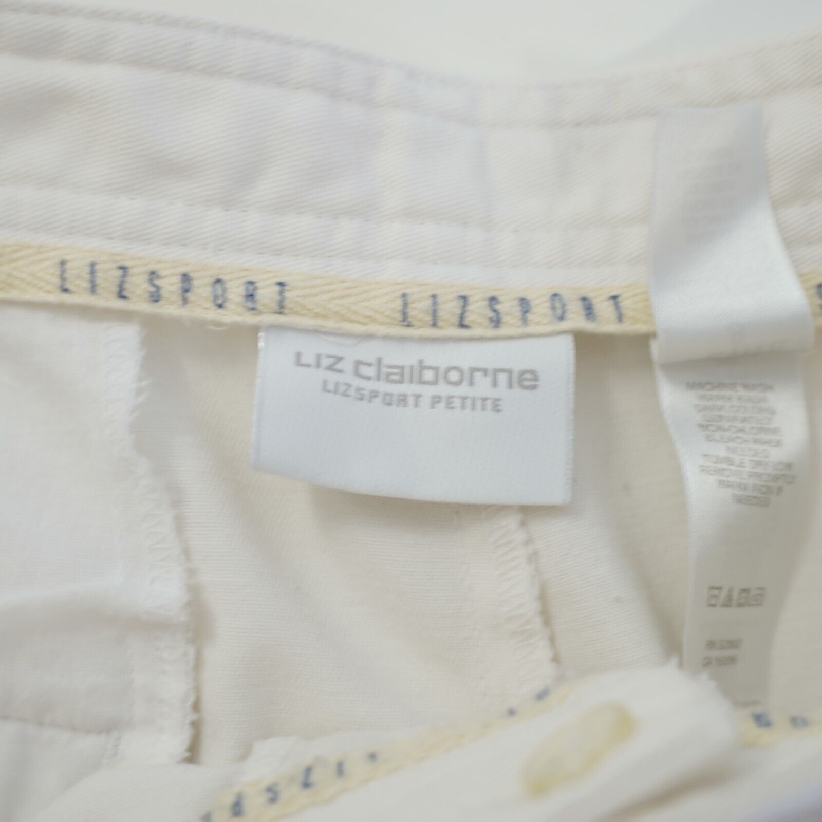 Liz Claiborne Liz Claiborne Sport White Pleated Bermuda Shorts 8P Petite 2 Size 26" / US 2 / IT 38 - 3 Thumbnail