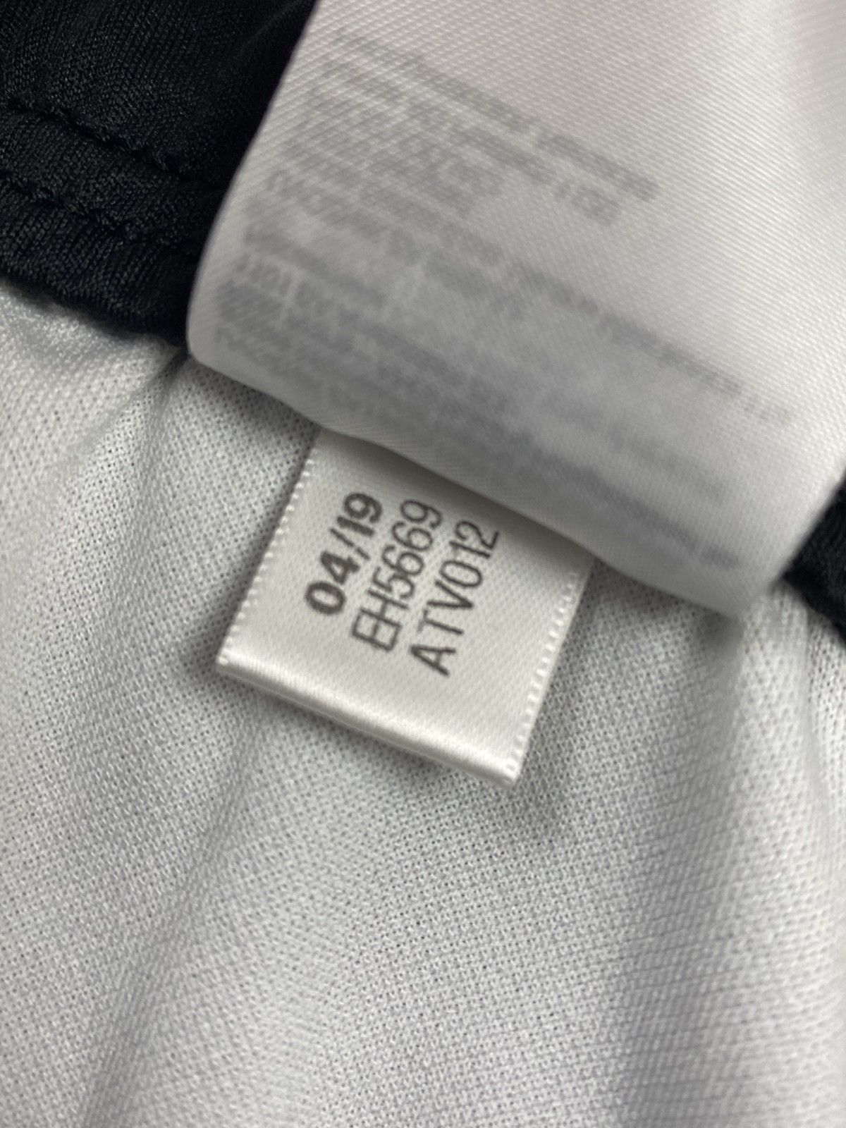 Adidas Season 2019/20 Adidas Arsenal FC Soccer Football Shorts Size US 34 / EU 50 - 8 Thumbnail