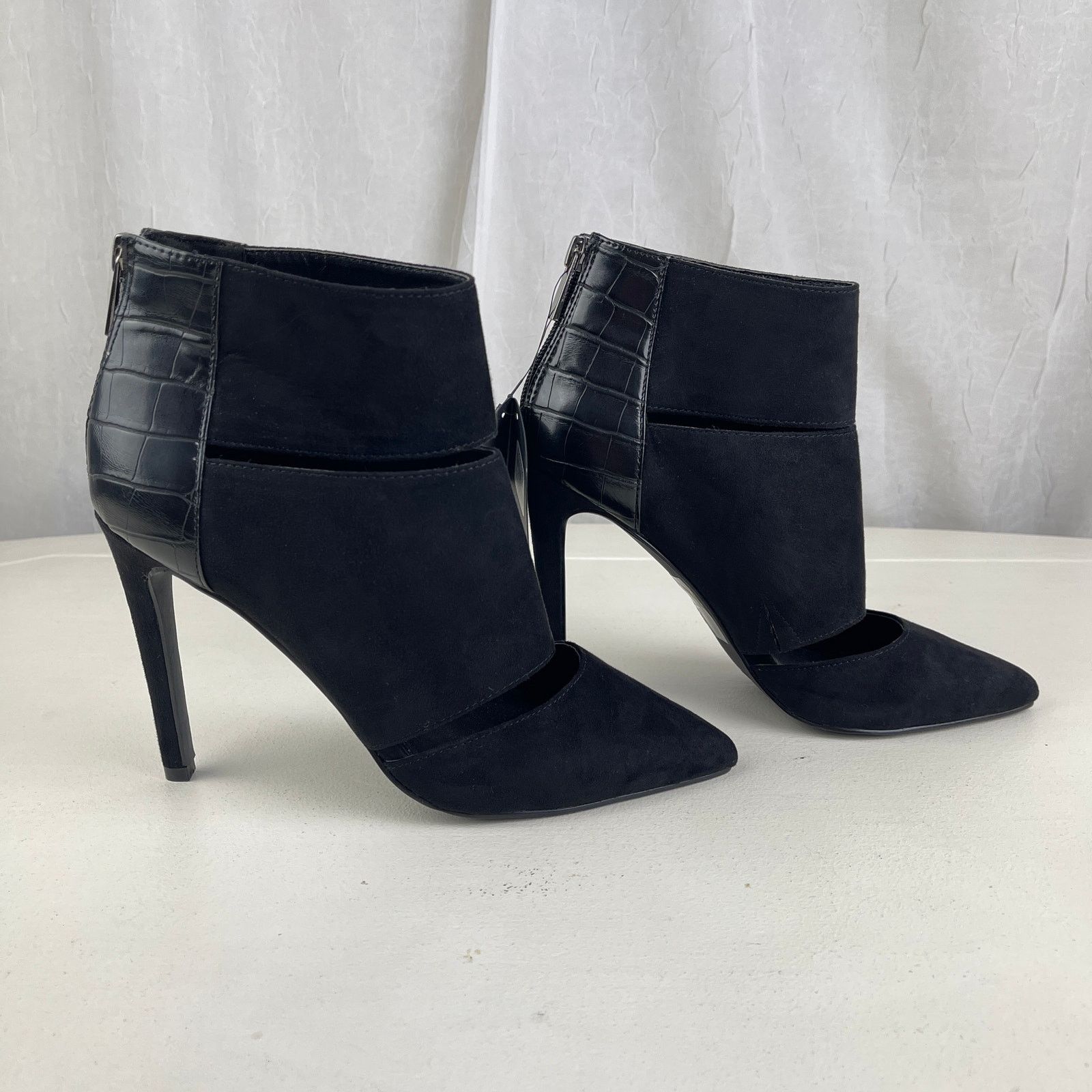 Express Express Stiletto Booties Heels Faux Suede Pointed Toe 6 NWT Size US 6 / IT 36 - 3 Thumbnail