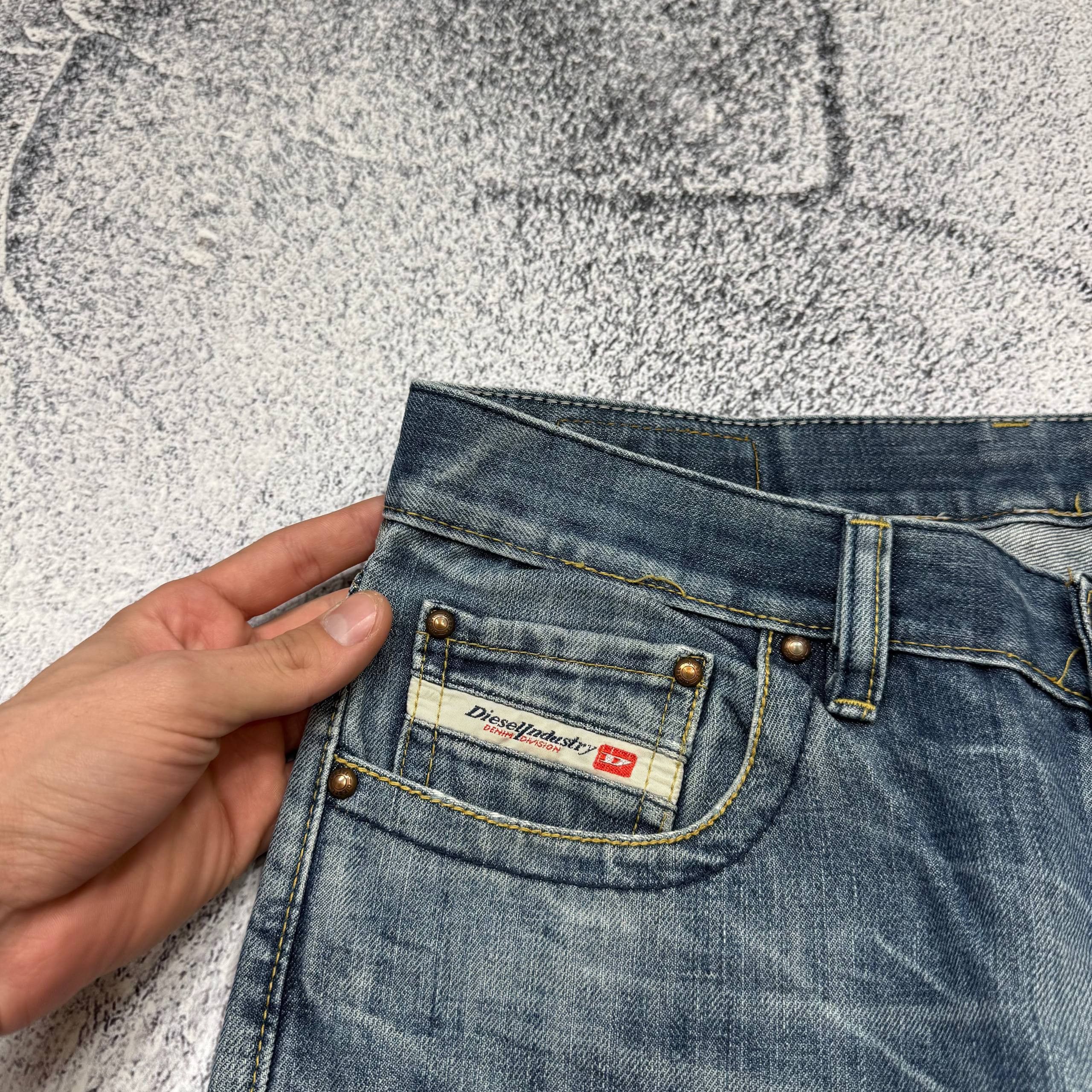 Diesel Diesel Industry BaggyFaded Big Logo Denim Jeans Mens Size 34 Size US 34 / EU 50 - 4 Thumbnail