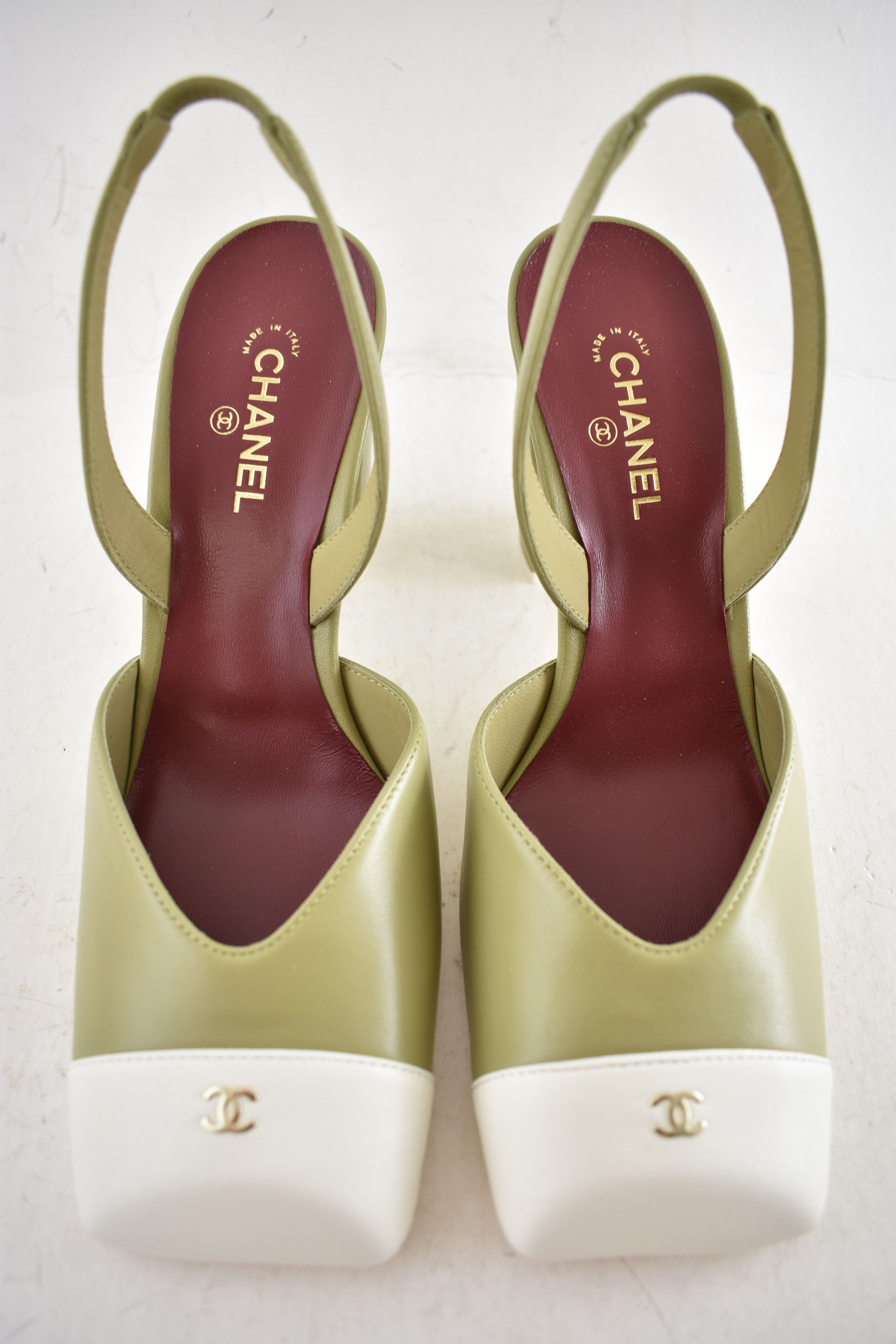 Chanel 26S Blazy Khaki Ivory Square Slingback Block Heel Pump 36.5 Size US 6.5 / IT 36.5 - 6 Thumbnail