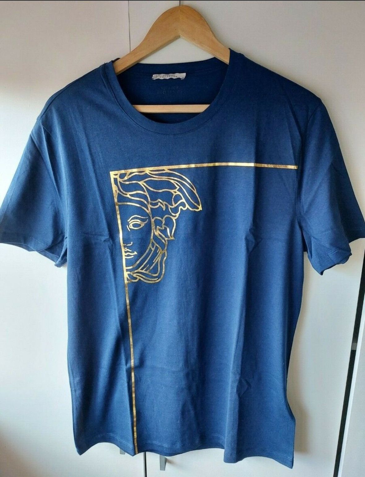 Designer × Versace Gianni Versace T-shirt DEEP BLUE Gold Logo XL Party T-shirt Size US L / EU 52-54 / 3 - 1 Thumbnail