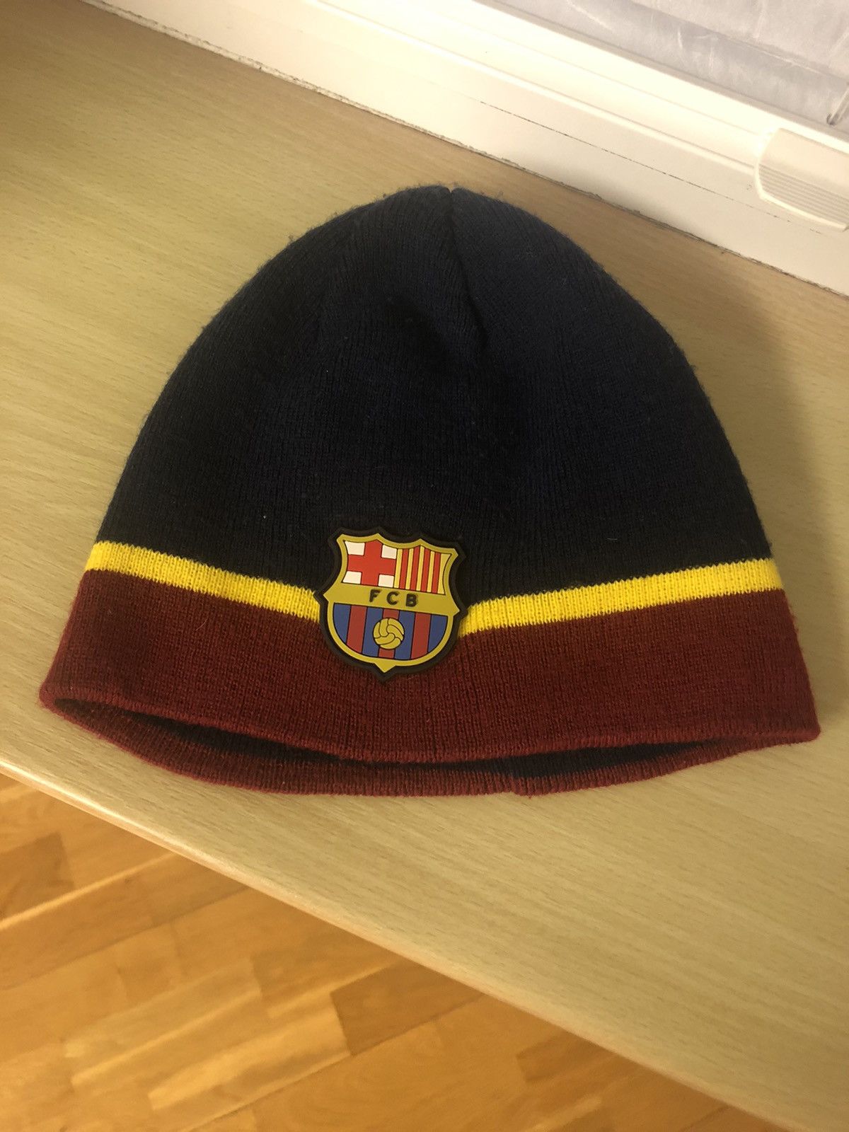 Vintage FC BARCELONA OFFICIAL FOOTBALL SOCCER BEANIE HAT Size ONE SIZE - 7 Thumbnail