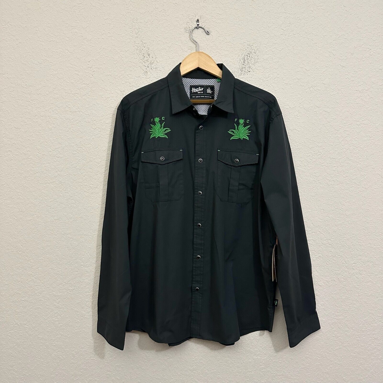 Howler Brothers NWT HOWLER BROS Austin FC Verde 2021 L/S Gaucho Snap Shirt Size US L / EU 52-54 / 3 - 1 Thumbnail