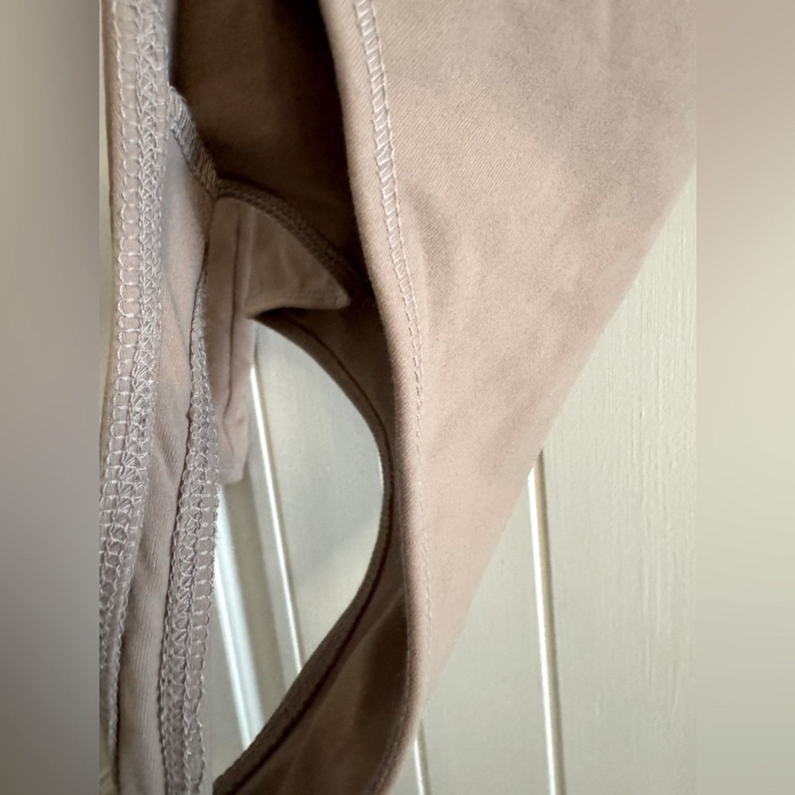 Abercrombie & Fitch Abercrombie & Fitch Seamless Fabric Crew Bodysuit XS Size XS / US 0-2 / IT 36-38 - 4 Thumbnail