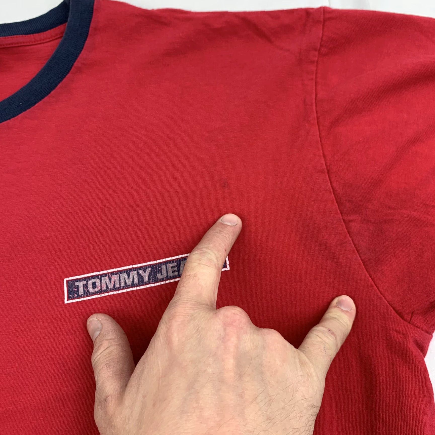 Tommy Hilfiger VINTAGE Tommy Hilfiger Tommy Jeans T-Shirt Adult L Red 90s Y2K Mens Tee Size US L / EU 52-54 / 3 - 4 Thumbnail