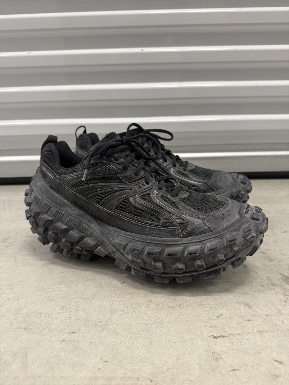 Balenciaga New Balenciaga Defender Bouncer Sneaker Size US 11.5 / EU 44-45 - 2 Thumbnail