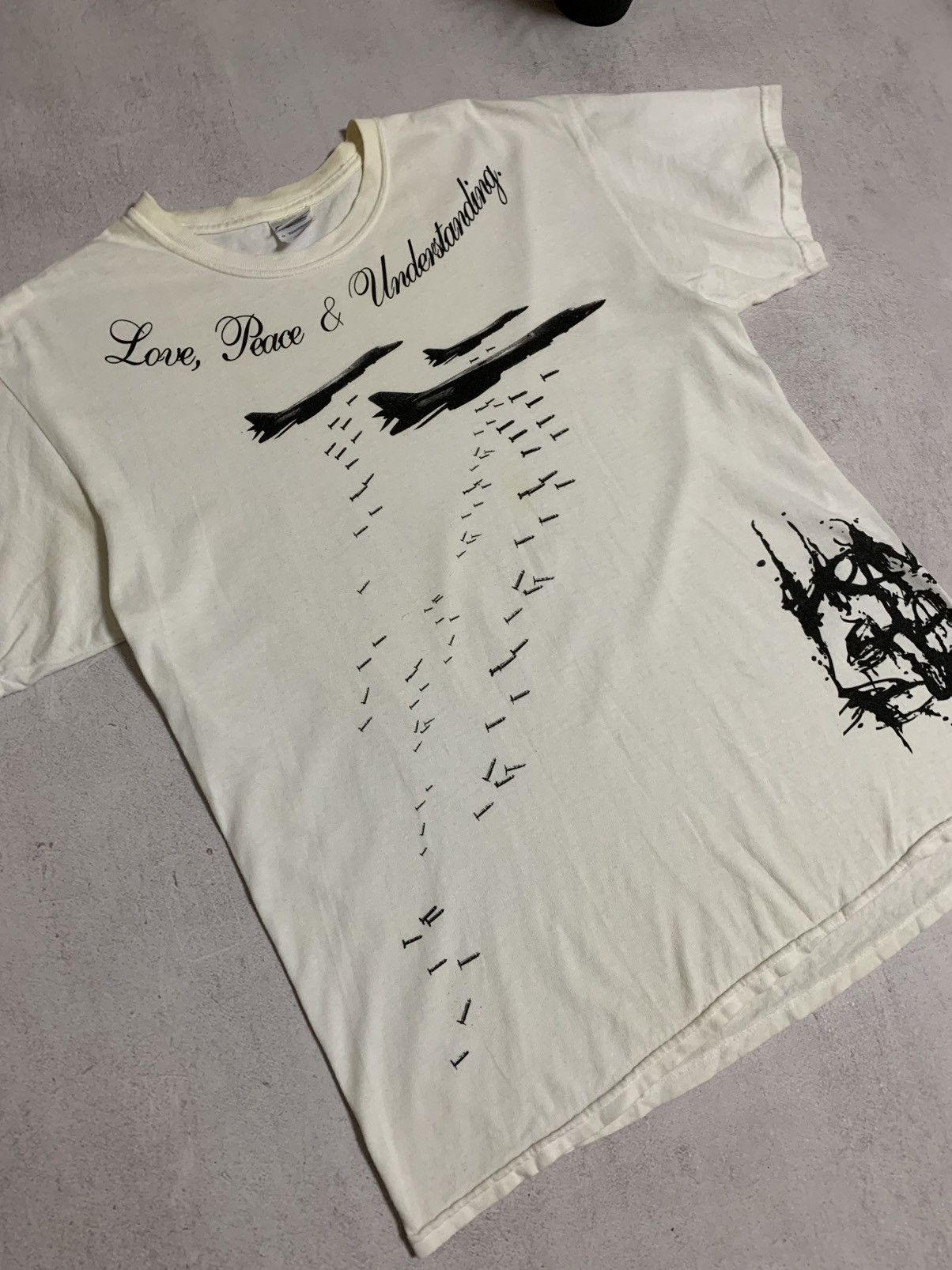 Vintage Vintage Love Piece & Understanding T Shirt Tee Baggy Rap Y2K Size US L / EU 52-54 / 3 - 2 Thumbnail