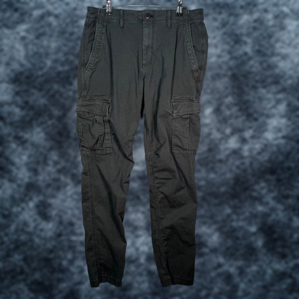 Gap Gap Mens Cargo Slim Fit Pants 32 x 34 Black Cotton Blend Slim Straight Front Cargo Pocket Black 1969 Gap 32x34 Mens Pants Size US 32 / EU 48 - 1 Thumbnail