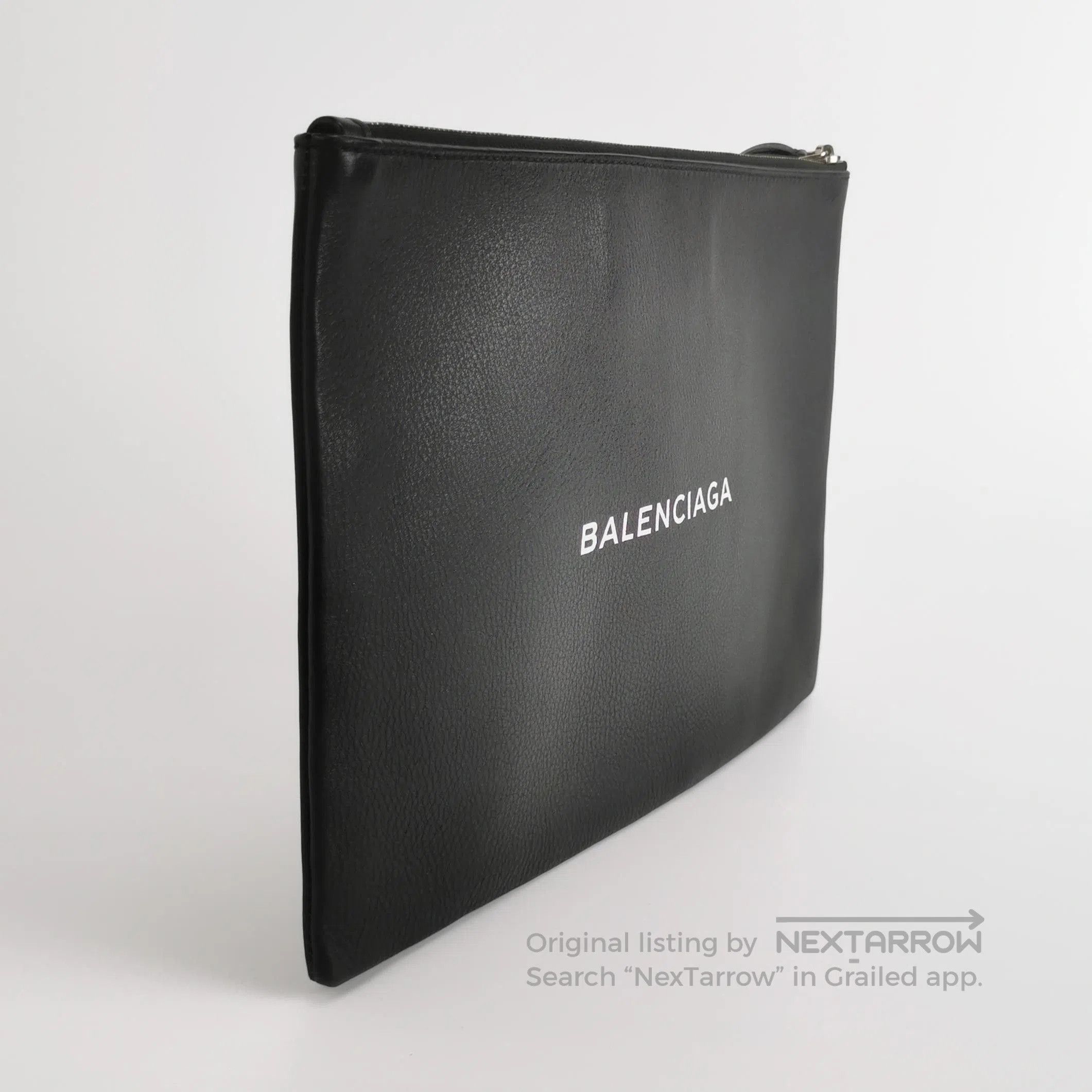 Balenciaga Balenciaga Everyday Leather Logo Clutch. Size ONE SIZE - 1 Thumbnail