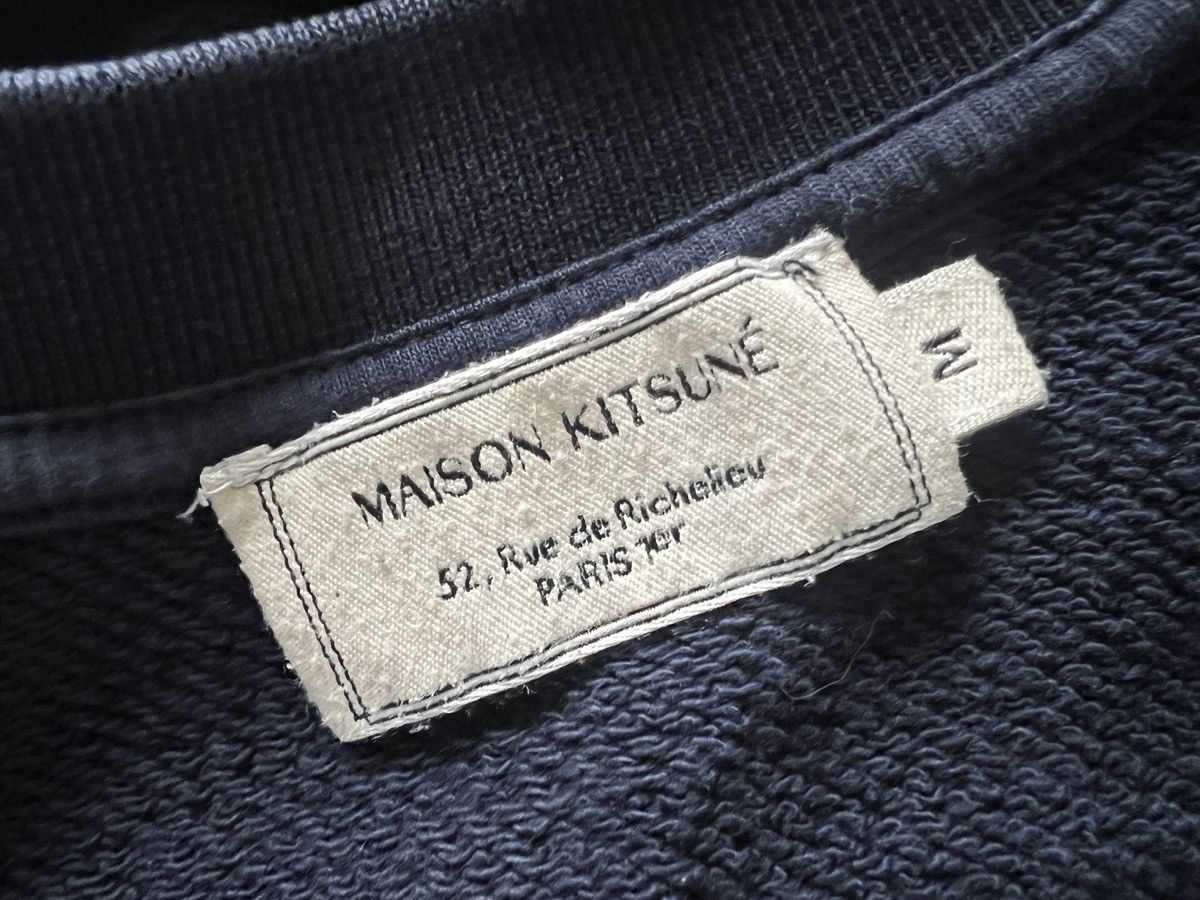 Maison Kitsune Maison Kitsune : Sweater One Point Logo Embroider Size US M / EU 48-50 / 2 - 7 Thumbnail