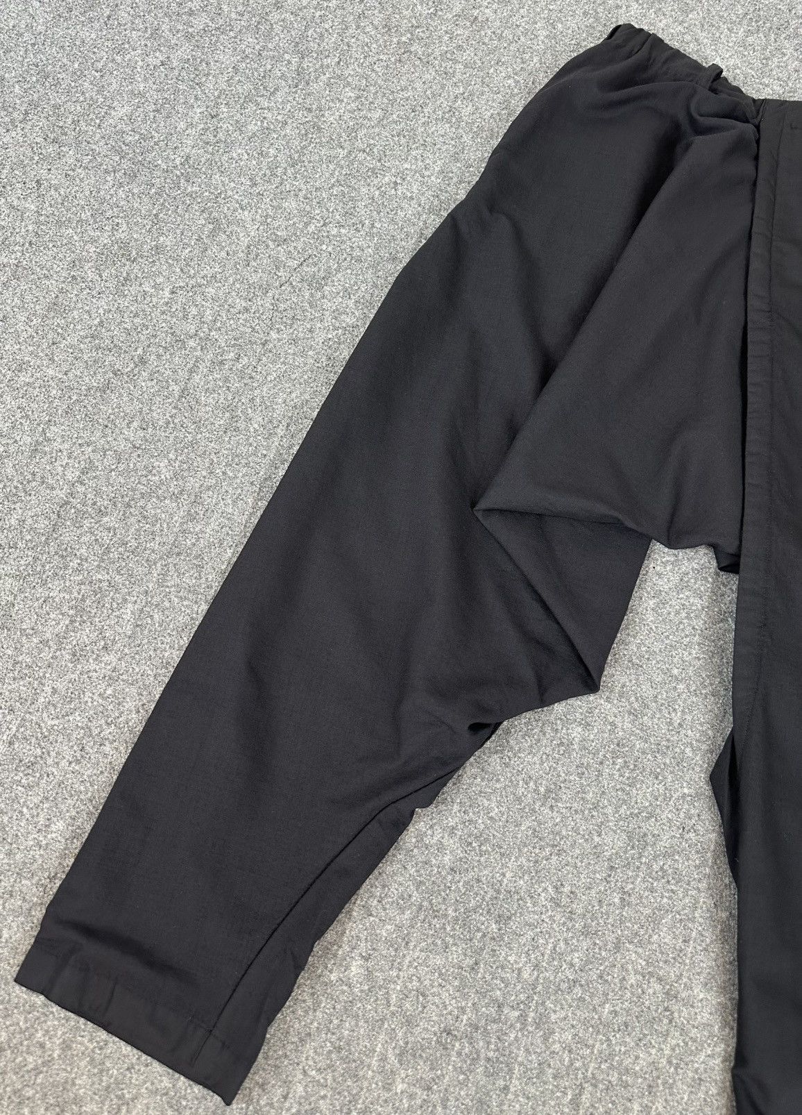 Issey Miyake Issey Miyake - S/S17 Sarouel Asymmetrical Drop Crotch Pants Size US 32 / EU 48 - 14 Thumbnail