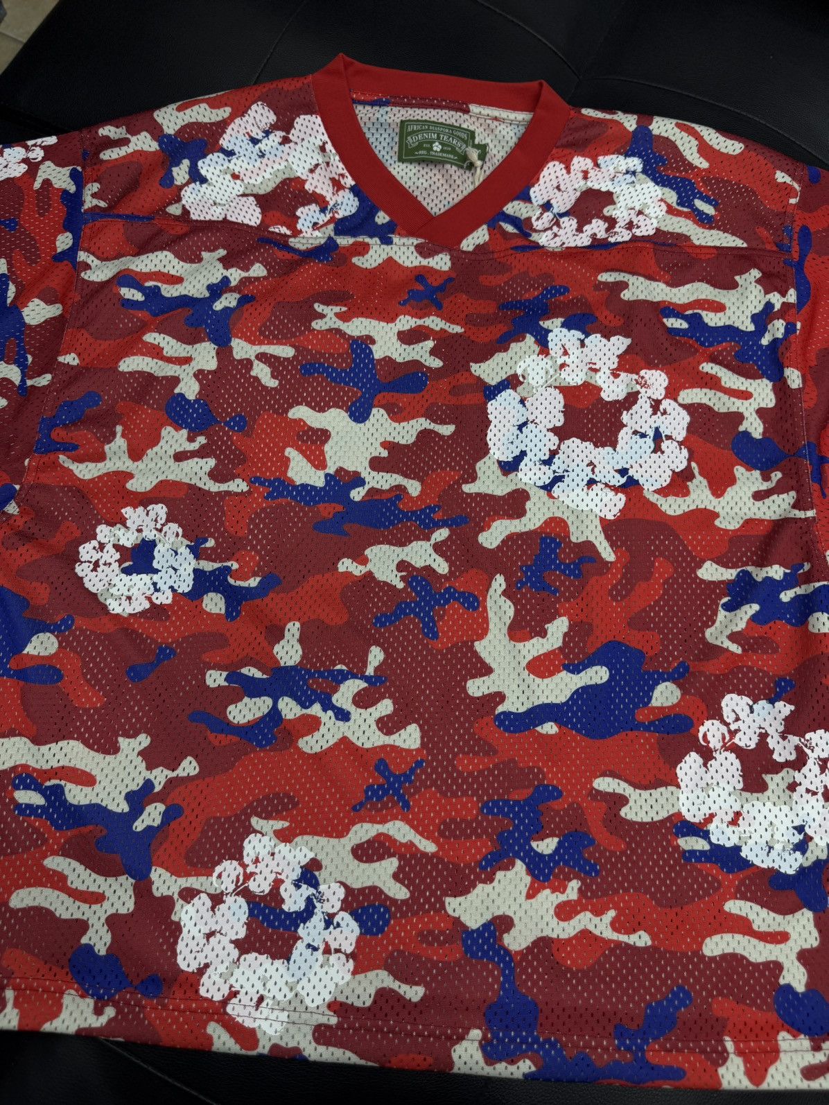 DENIM TEARS Denim Tears Red Camo Cotton Wreath Jersey Size S (NEW) Size US S / EU 44-46 / 1 - 2 Thumbnail