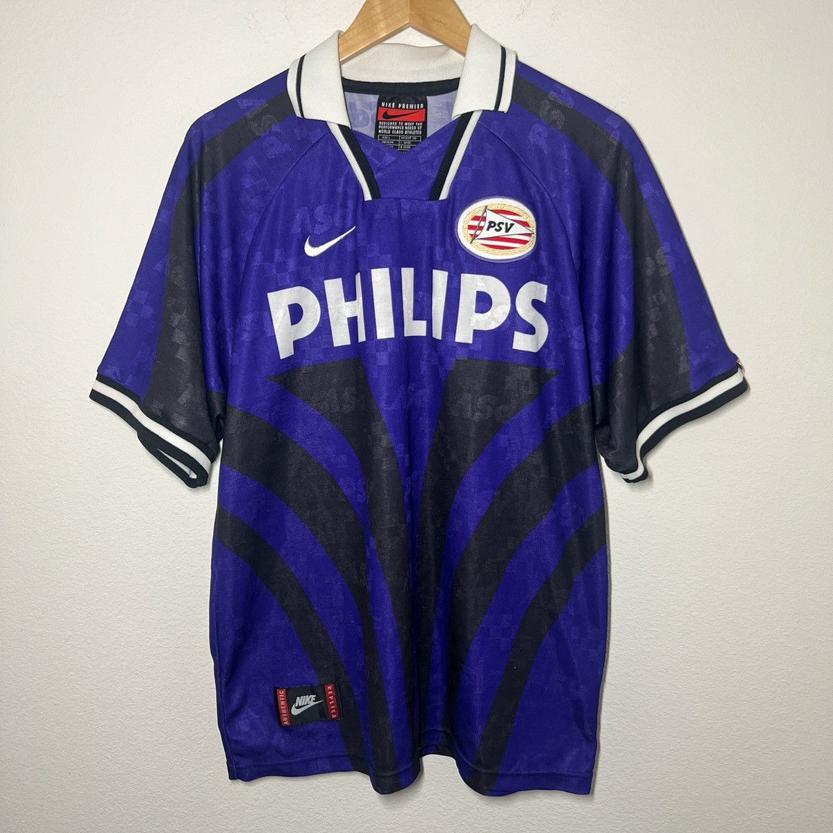 Nike × Vintage PSV Eindhoven 1996-1997 Away Jersey | Vintage Soccer Size US L / EU 52-54 / 3 - 1 Thumbnail