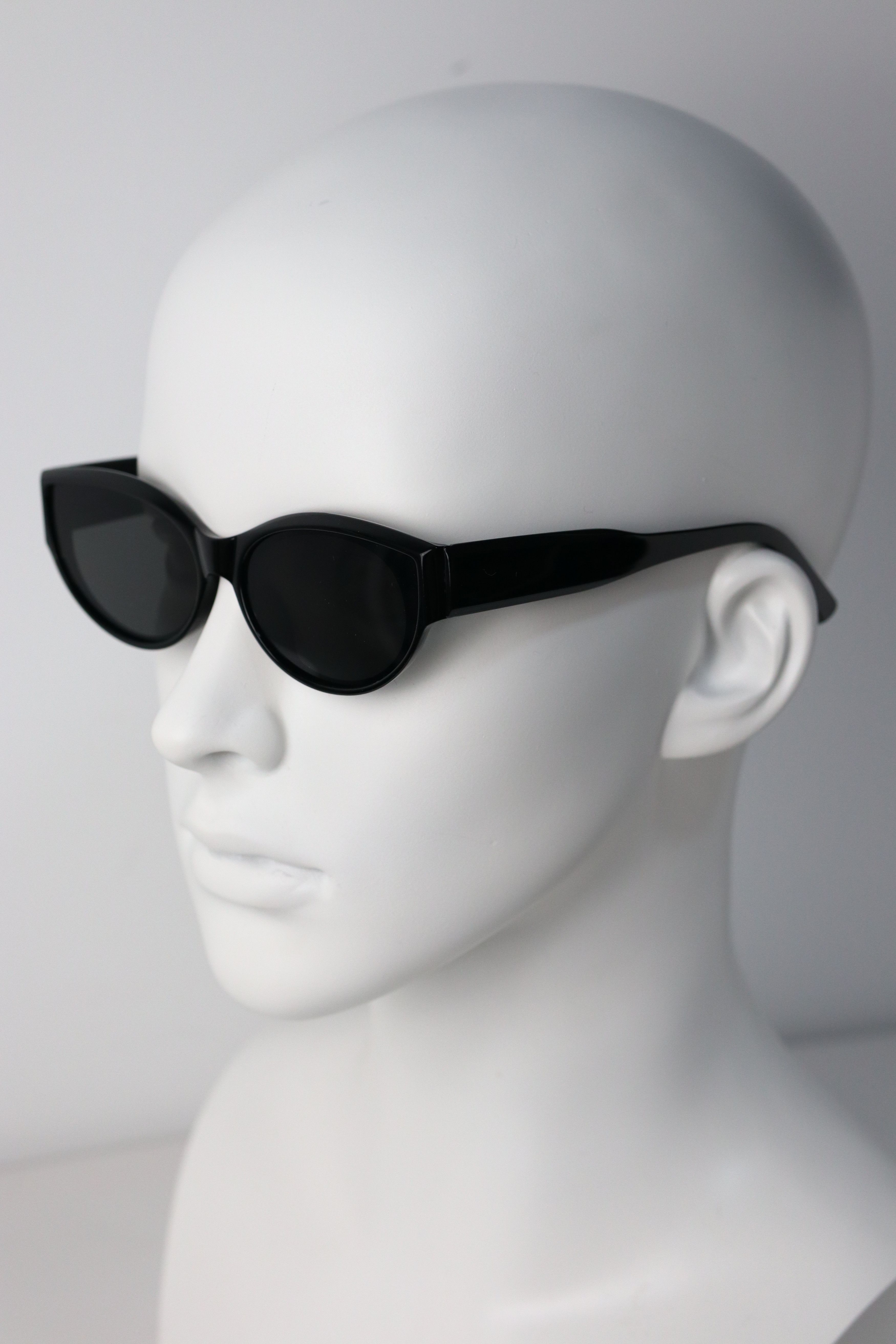 Japanese Brand Y2k Avant Garde Futuristic Black Sunglasses Unisex OS Size ONE SIZE - 5 Thumbnail
