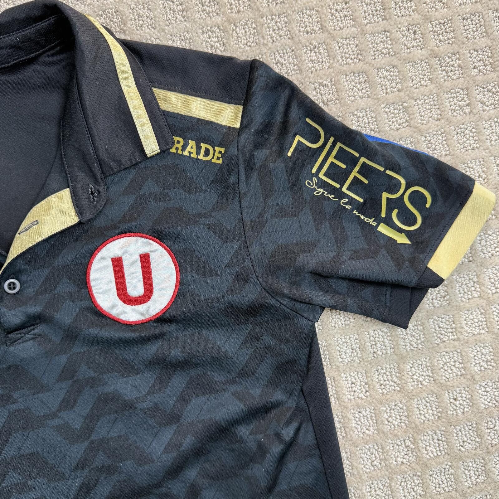 Umbro Umbro Universitario 2017 Third Jersey Black Gold S Size US S / EU 44-46 / 1 - 3 Thumbnail