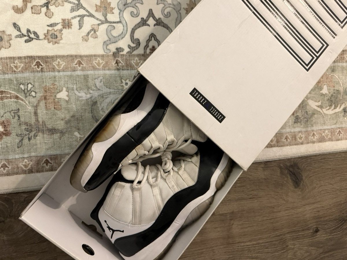 Nike Air Jordan 11 Retro 2011 Concord Size US 10 / EU 43 - 8 Thumbnail