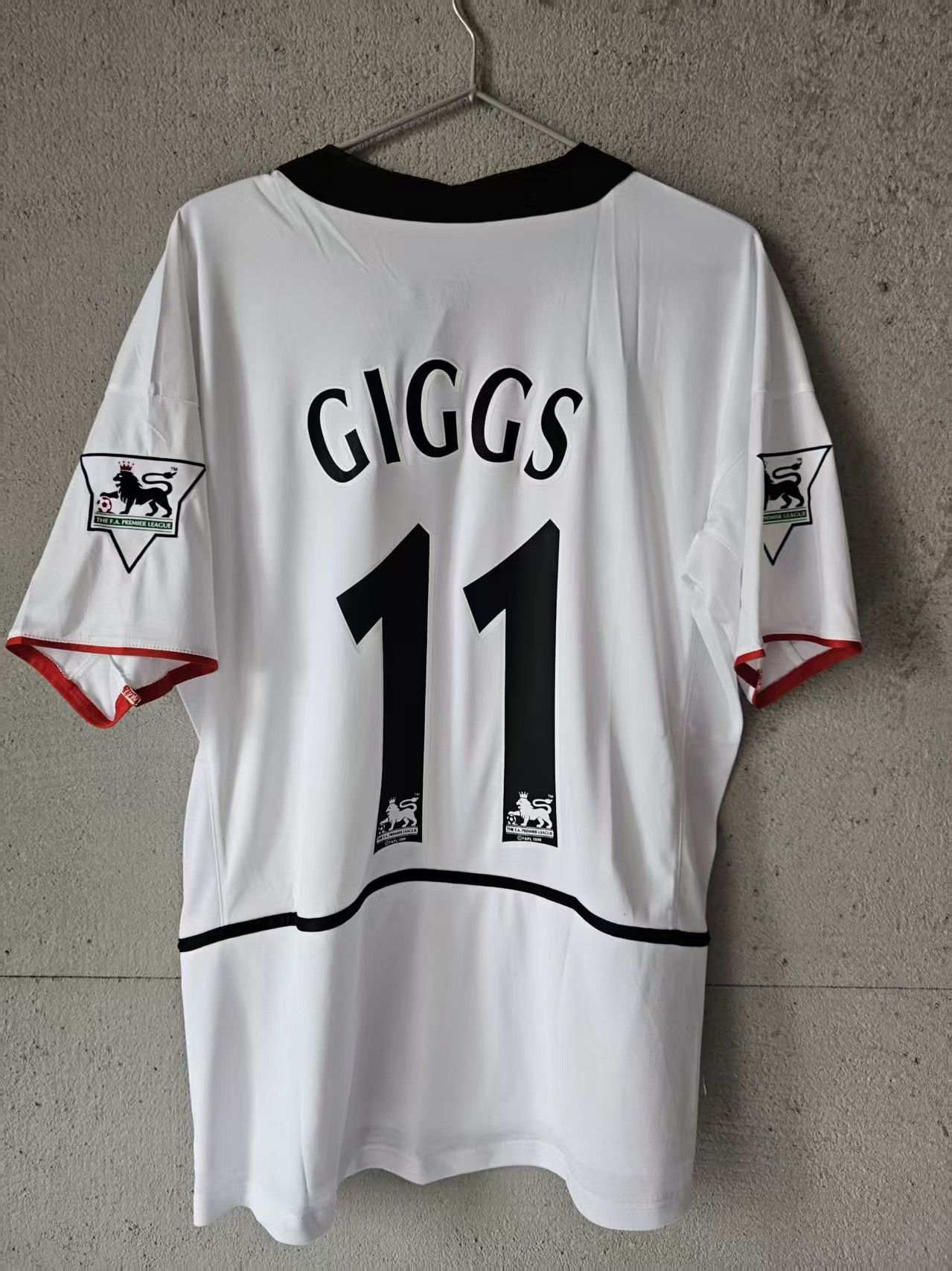 Other Vintage MUFC #11 Ryan Giggs Jersey Away Size US XL / EU 56 / 4 - 1 Thumbnail
