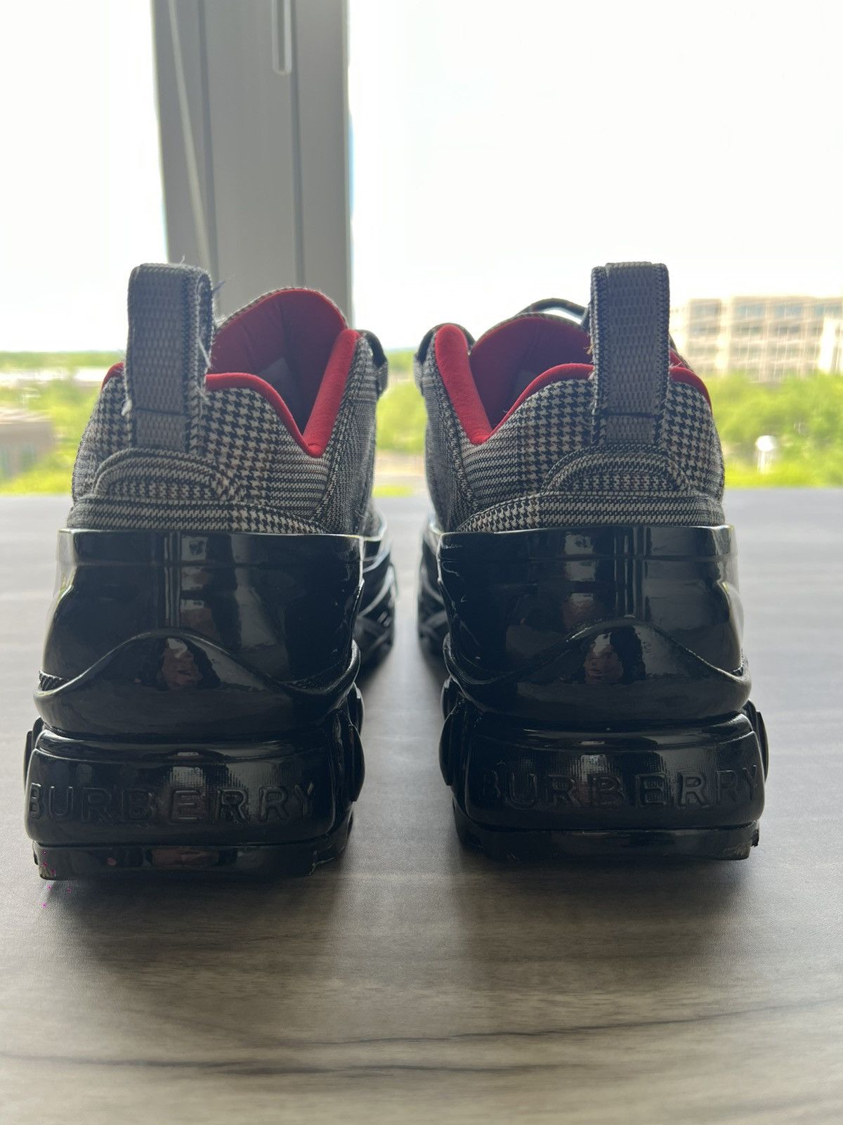 Burberry WORN ONCE Burberry Arthur Sneaker Size 9 Women’s (EU 40) Size US 9 / IT 39 - 4 Thumbnail