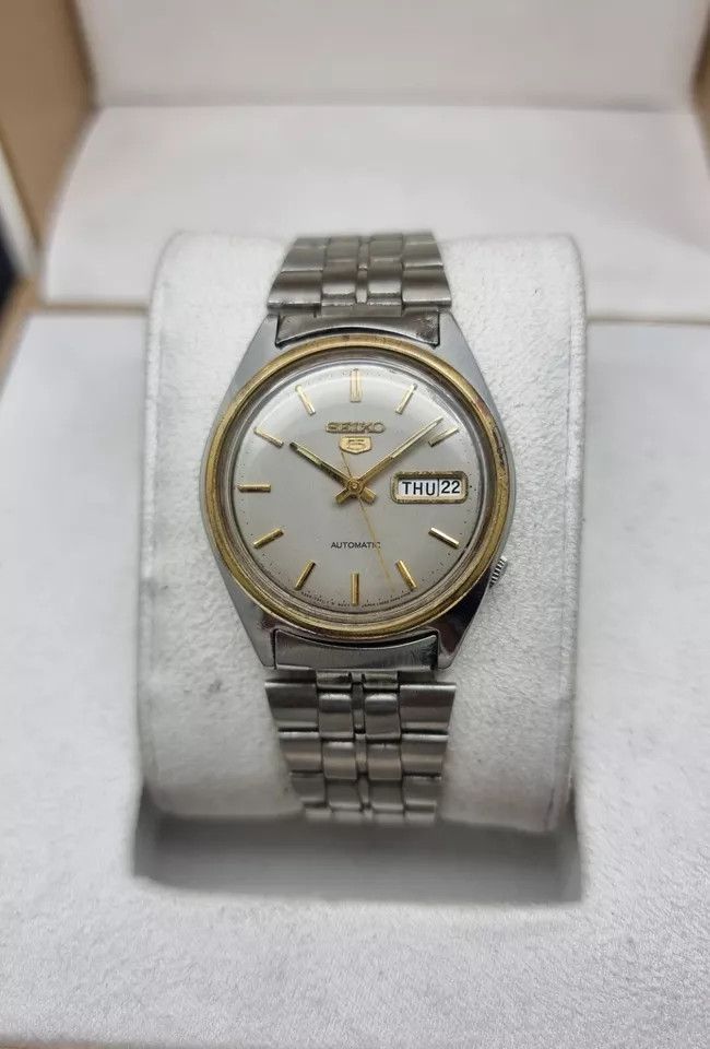 Seiko Vintage Seiko 5 Automatic Day/Date Watch Size 36 - 3 Thumbnail
