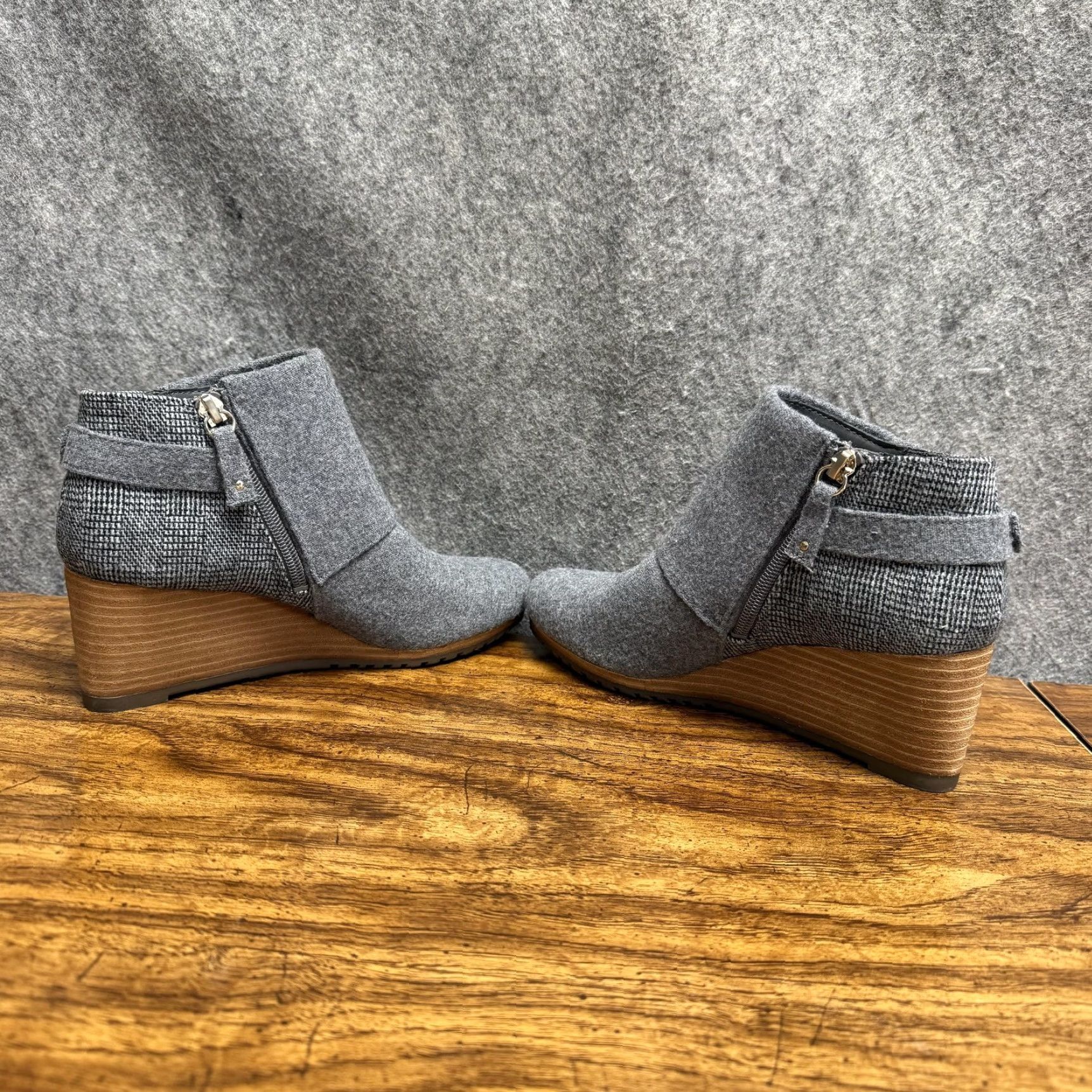 Vintage Dr. Scholl's Ankle Booties 7.5 Gray Plaid Wedge Buckle Comfort Office Casual Womens Bootie Size US 8 / IT 38 - 5 Thumbnail