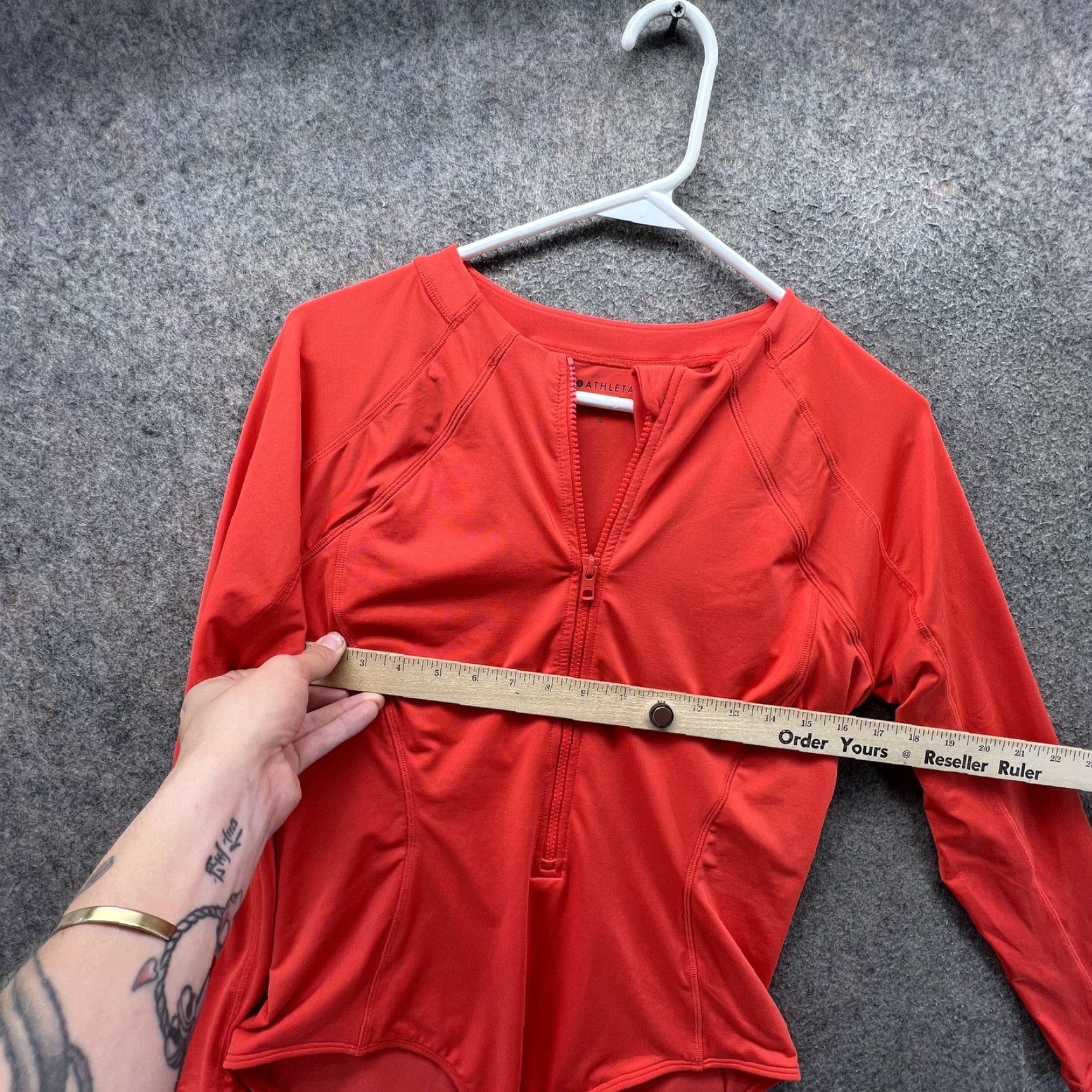 Athleta Athleta One Piece Swimsuit Womens L Orange Long Sleeve Zip Front Rashguard Shirt Swim Size L / US 10 / IT 46 - 4 Thumbnail