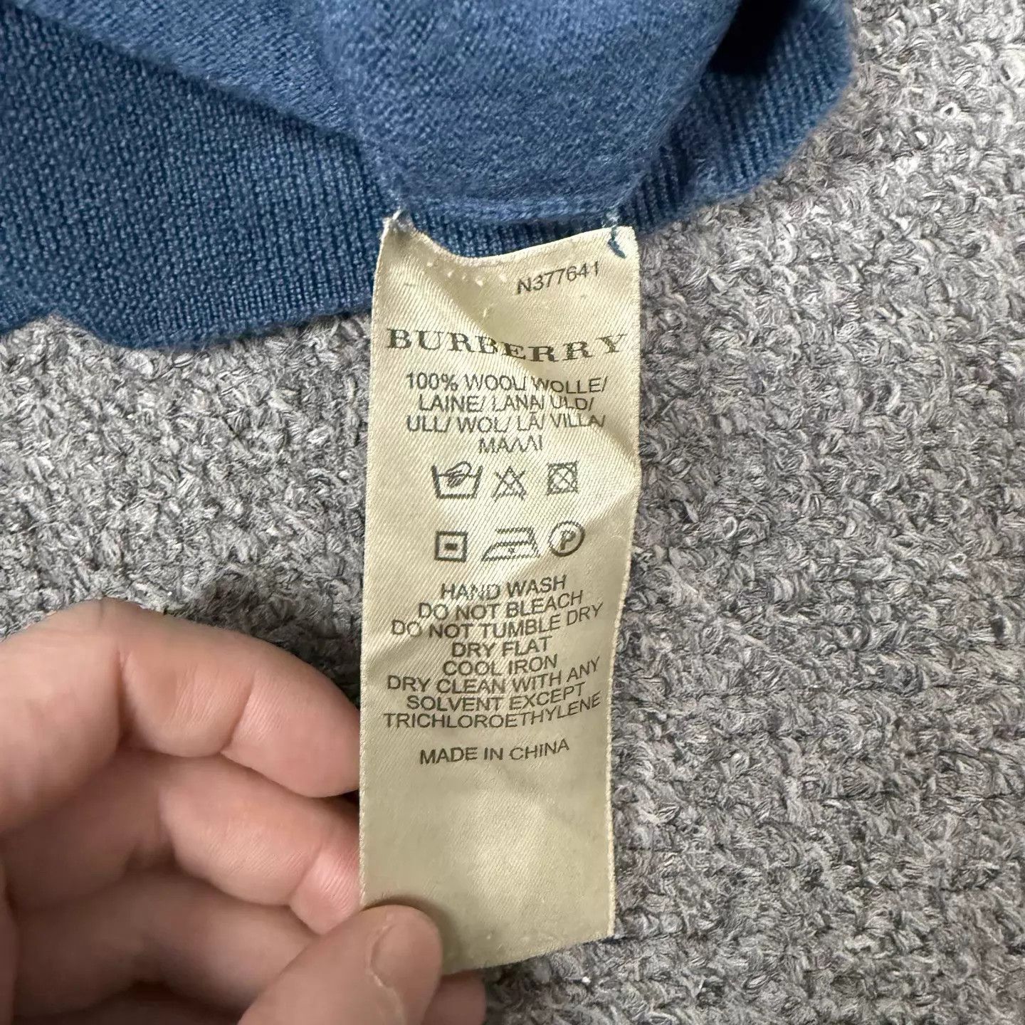 Burberry Burberry blue half-zip Horseferry knit L 95new Size US L / EU 52-54 / 3 - 4 Thumbnail