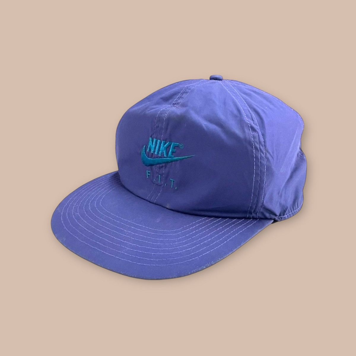 Vintage NIKE 80’s Embroidered Swoosh Nylon CAP