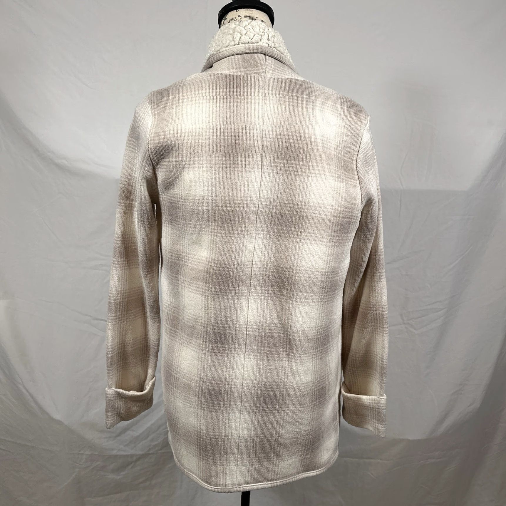 Abercrombie & Fitch Abercrombie & Fitch Cardigan Sweater Womens Small Sherpa Lined Open Front Plaid Size S / US 4 / IT 40 - 3 Thumbnail