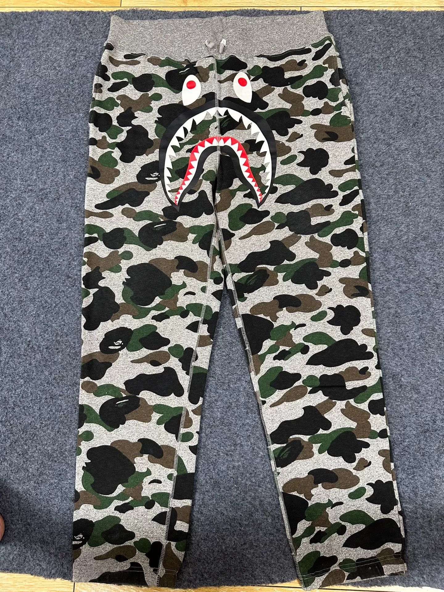 Bape Bape Multi Shark Pants Casual Designer Size US 36 / EU 52 - 1 Thumbnail