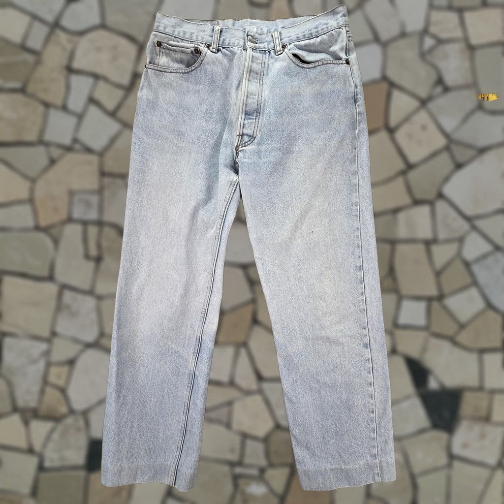 Levi's VINTAGE Levi's 501 Jeans Mens Blue Regular 30x27 Light Wash Denim Cotton Button Pockets 27 Inseam 30 Waist Size US 30 / EU 46 - 1 Thumbnail