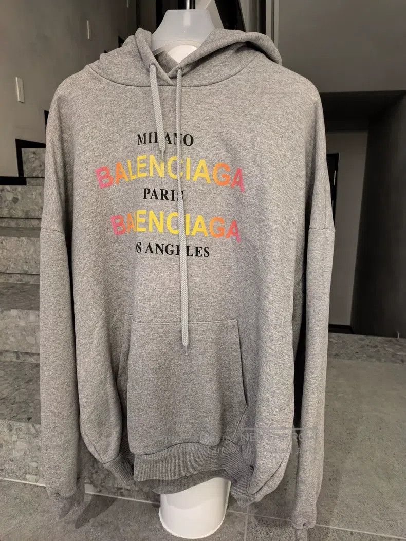 Balenciaga Balenciaga Rainbow lettering hooded sweatshirt, size XS Size US XS / EU 42 / 0 - 1 Thumbnail