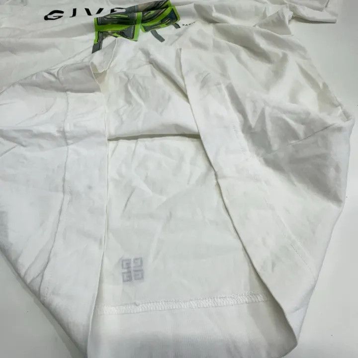 Givenchy Givenchy Givenchy SS23 Graphic Print Short Sleeve TShirt - Size US XS / EU 42 / 0 - 5 Thumbnail