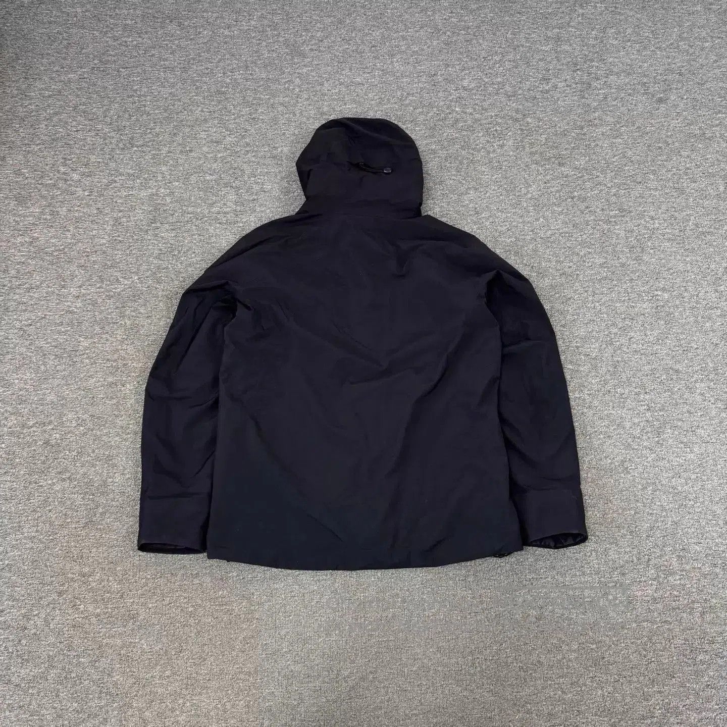 Arc'teryx Black Hooded Zip-Up Light Jacket Size M. Size US M / EU 48-50 / 2 - 2 Thumbnail