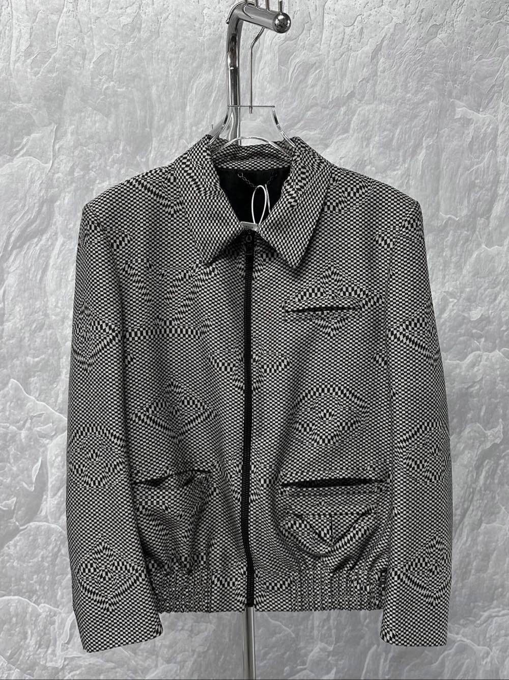 Louis Vuitton Louis Vuitton Checkered Pattern Jacket Size 52 Size US L / EU 52-54 / 3 - 1 Thumbnail