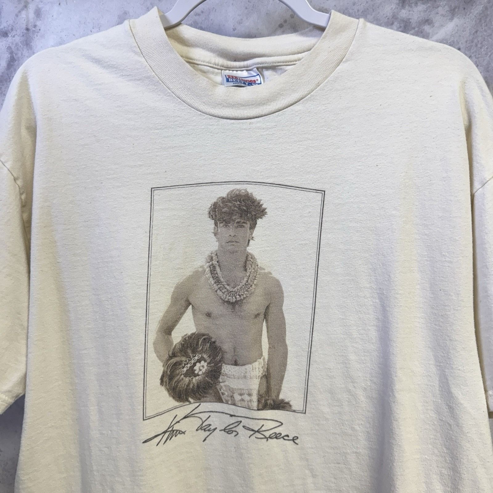 Vintage Vintage Kim Taylor Reese Hawaii T Shirt Cream Mens XL Size US XL / EU 56 / 4 - 1 Thumbnail
